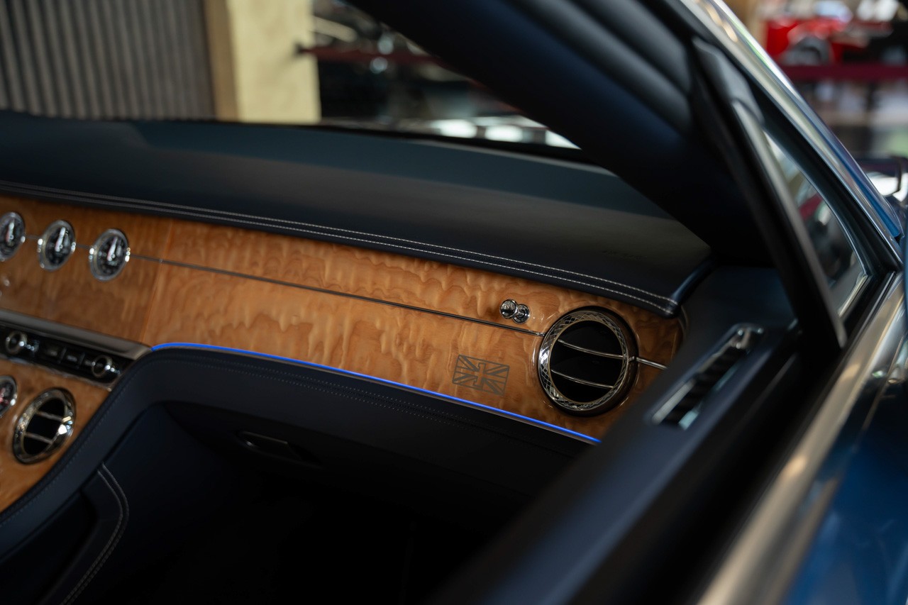 BENTLEY Continental GTC 6.0 W12-image-32