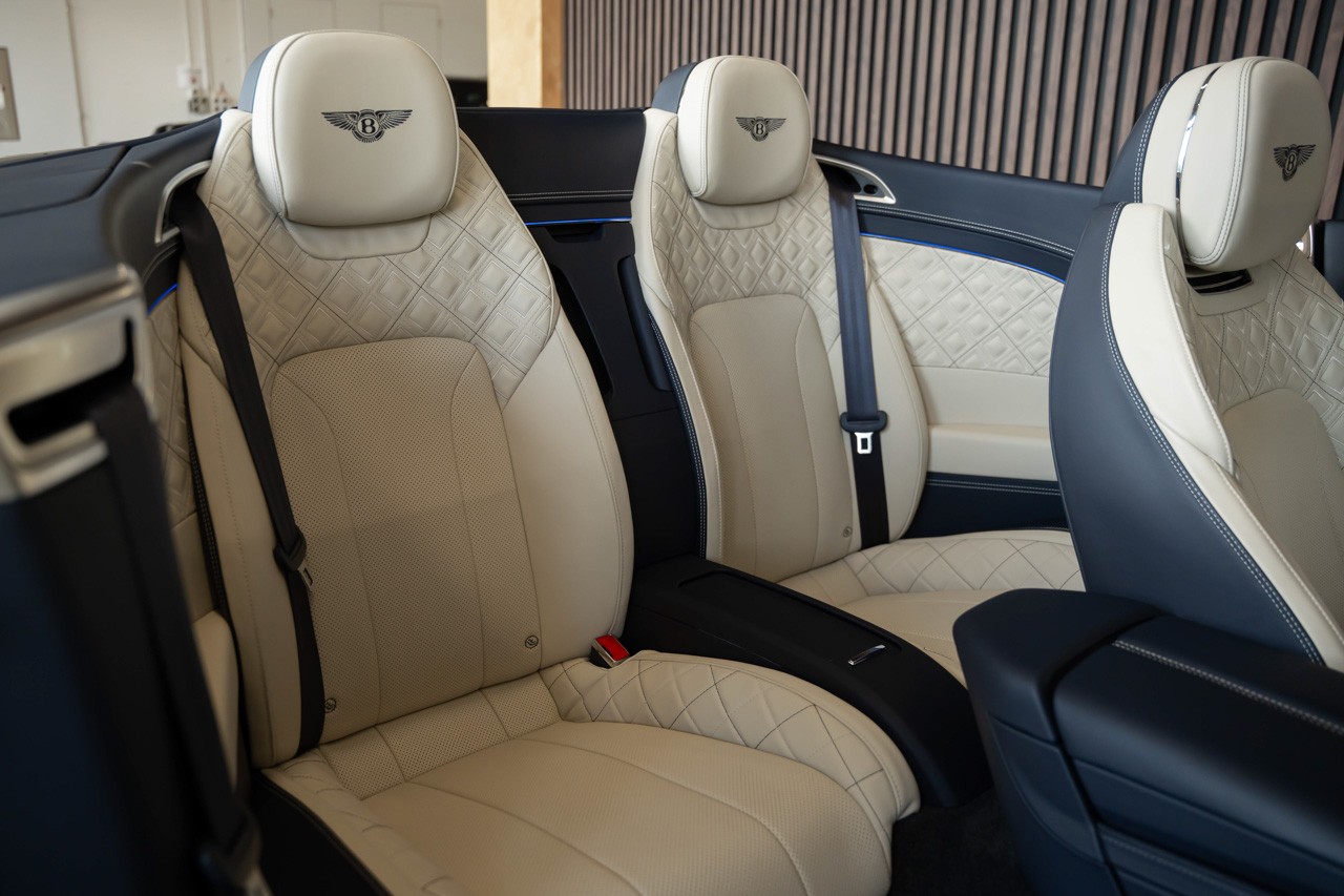 BENTLEY Continental GTC 6.0 W12-image-18