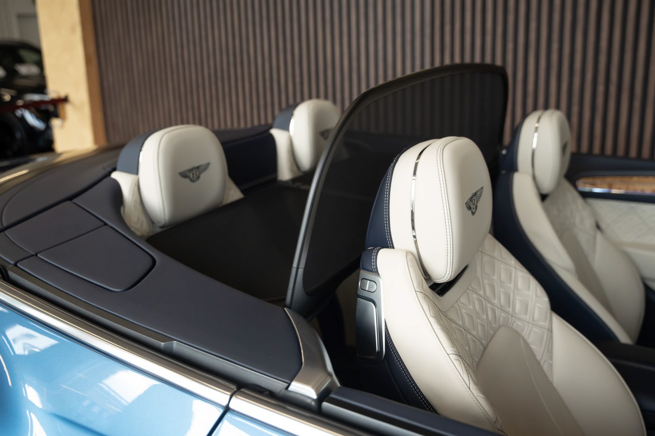 BENTLEY Continental GTC 6.0 W12-image-19