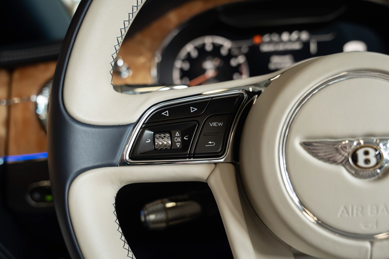 BENTLEY Continental GTC 6.0 W12-image-35