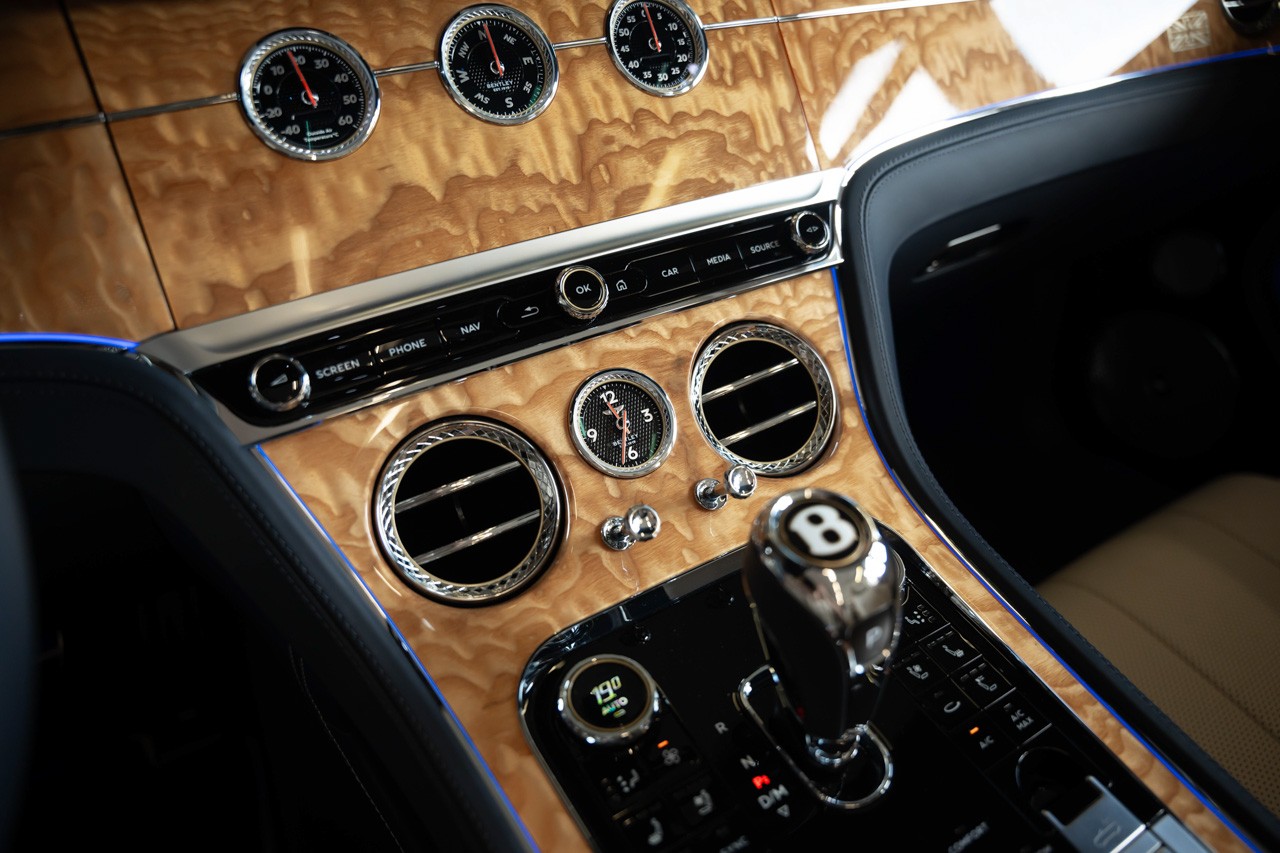 BENTLEY Continental GTC 6.0 W12-image-25