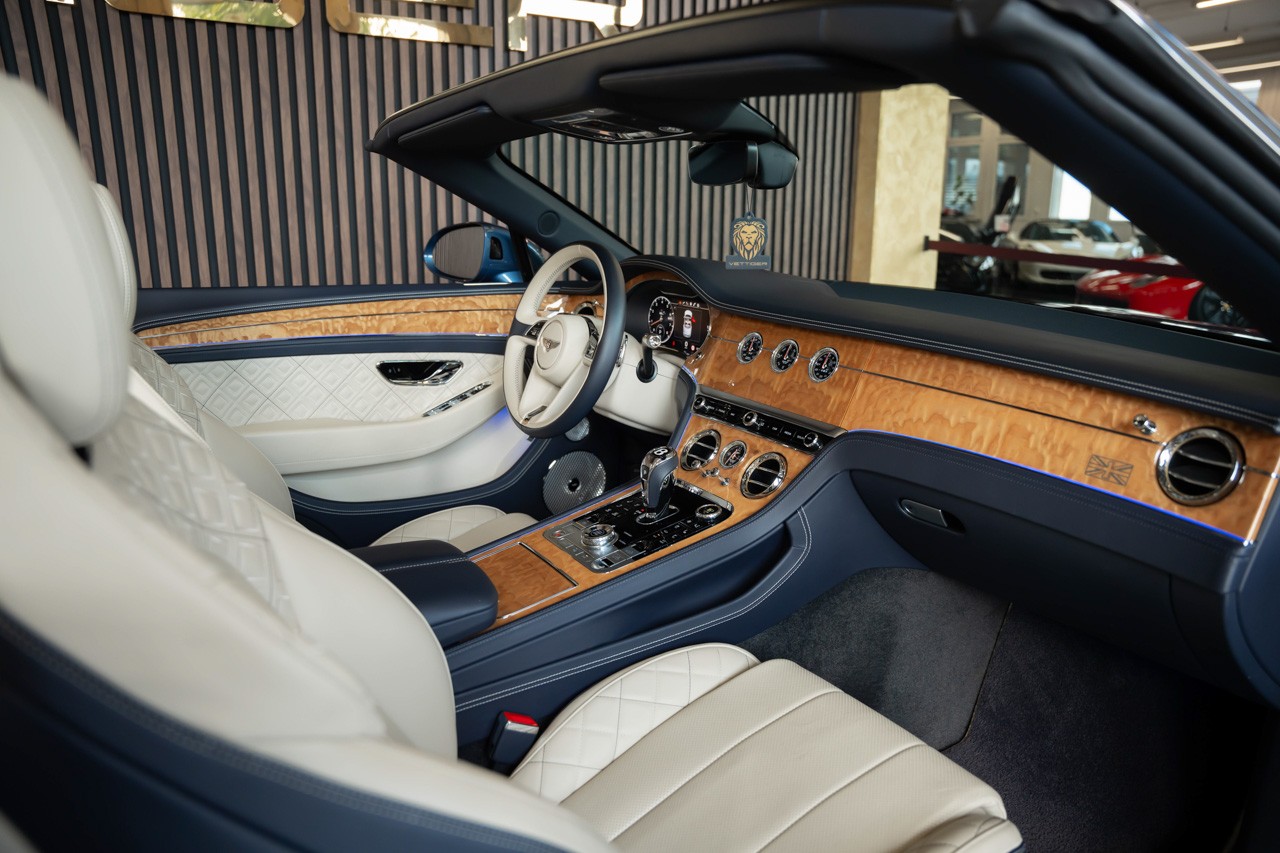 BENTLEY Continental GTC 6.0 W12-image-15