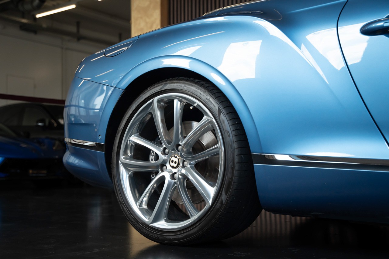 BENTLEY Continental GTC 6.0 W12-image-10