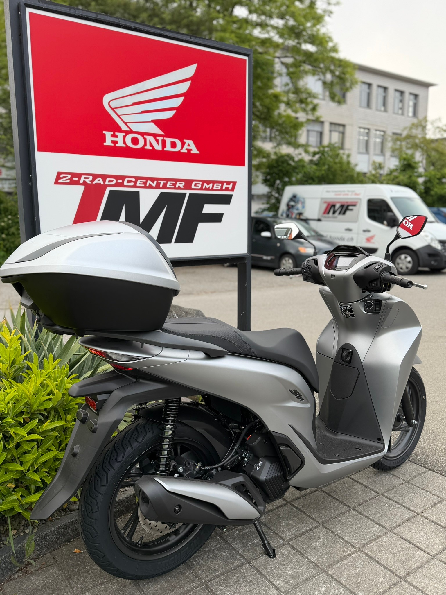 HONDA SH125AD-showroom-element-2