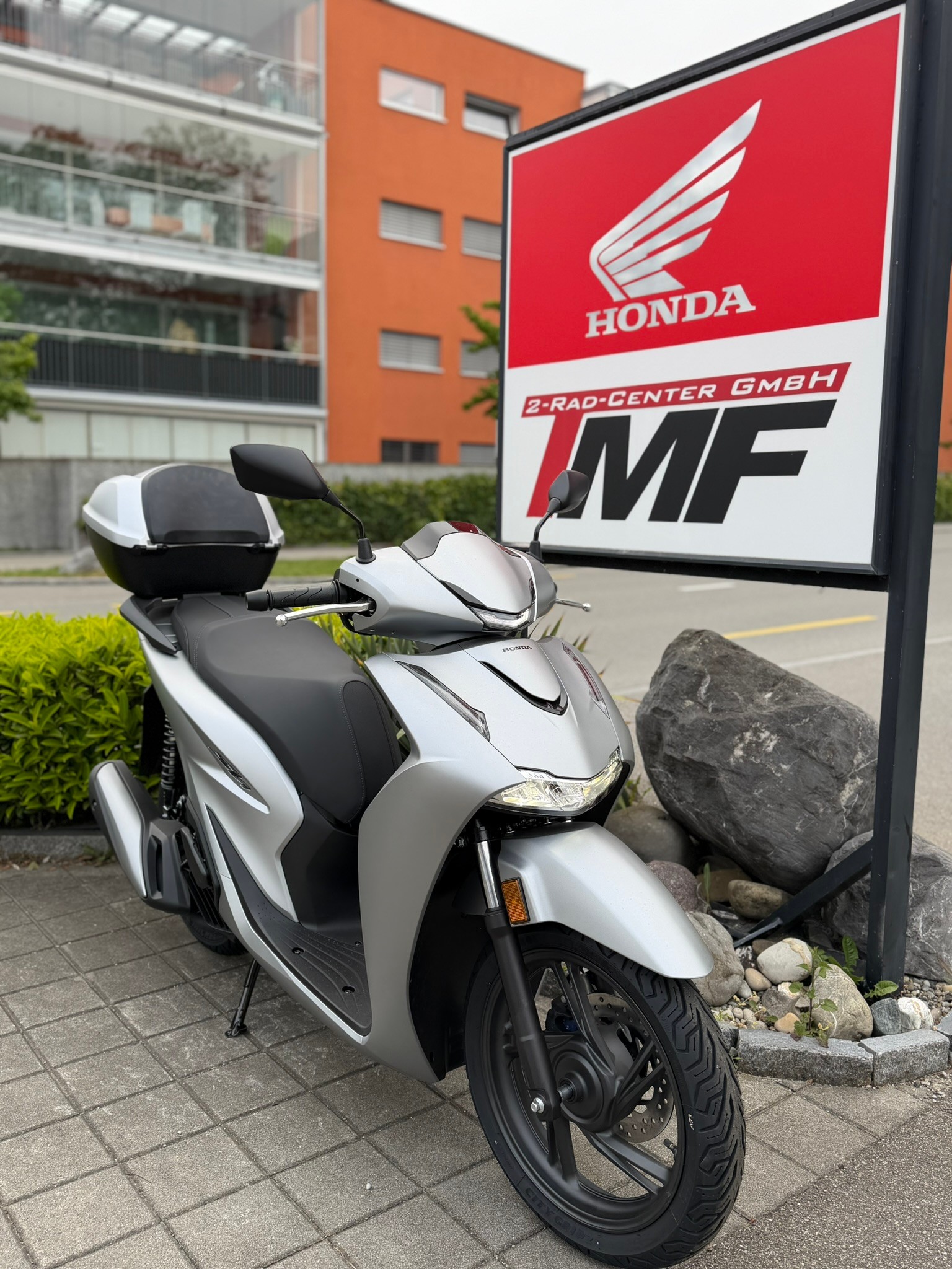HONDA SH125AD-showroom-element-1