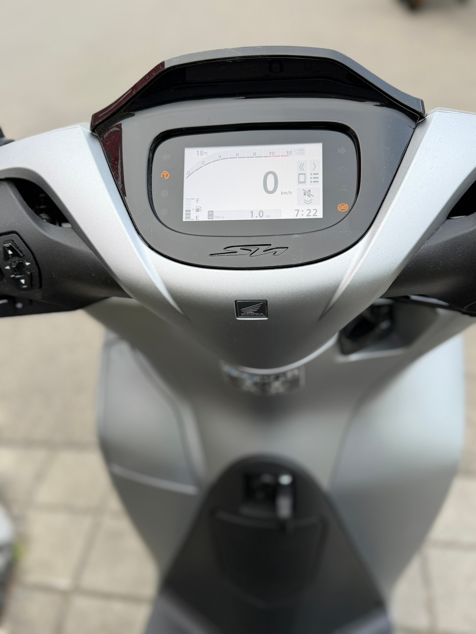 HONDA SH125AD-showroom-element-3