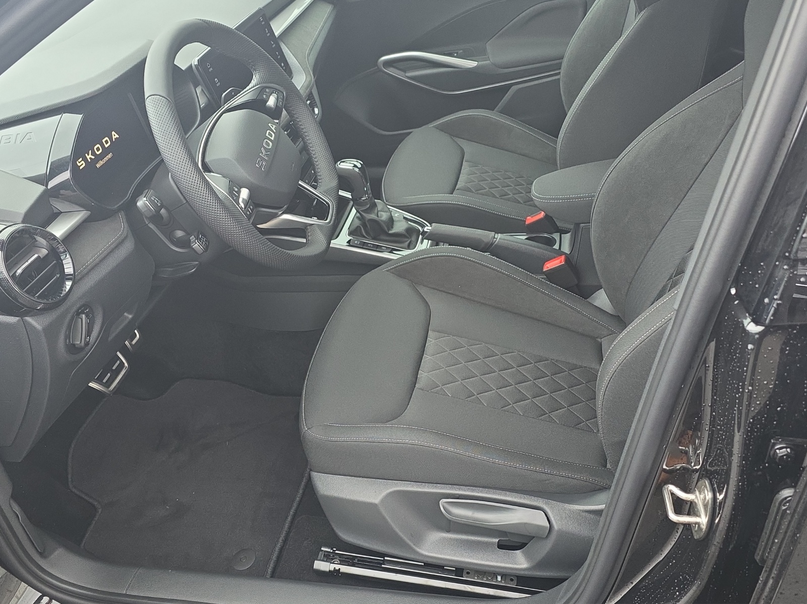 SKODA Fabia 1.0 TSI Dynamic DSG-image-3