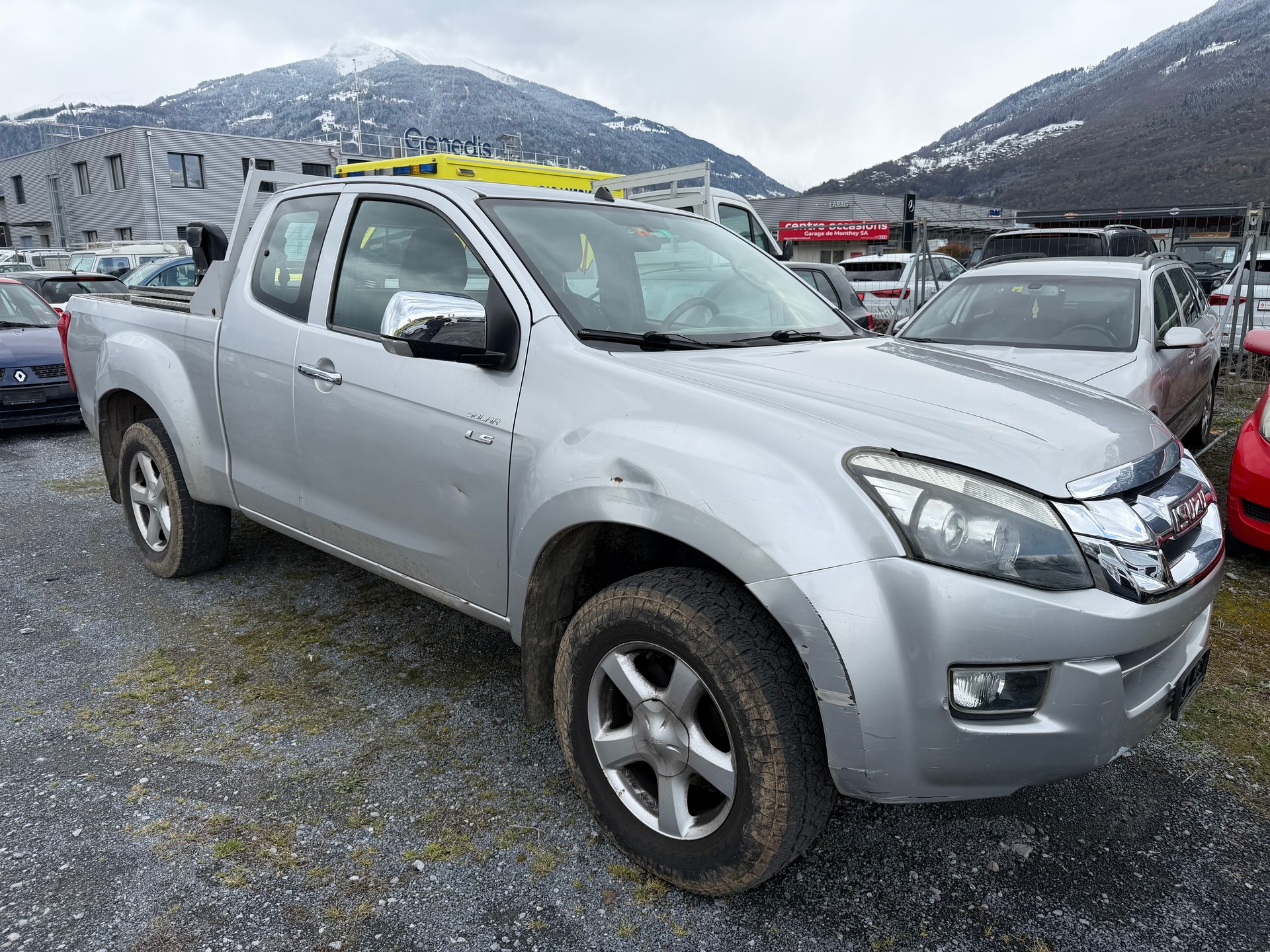 ISUZU D-MAX 2.5 SpaceCab Solar 4x4 A-image-0