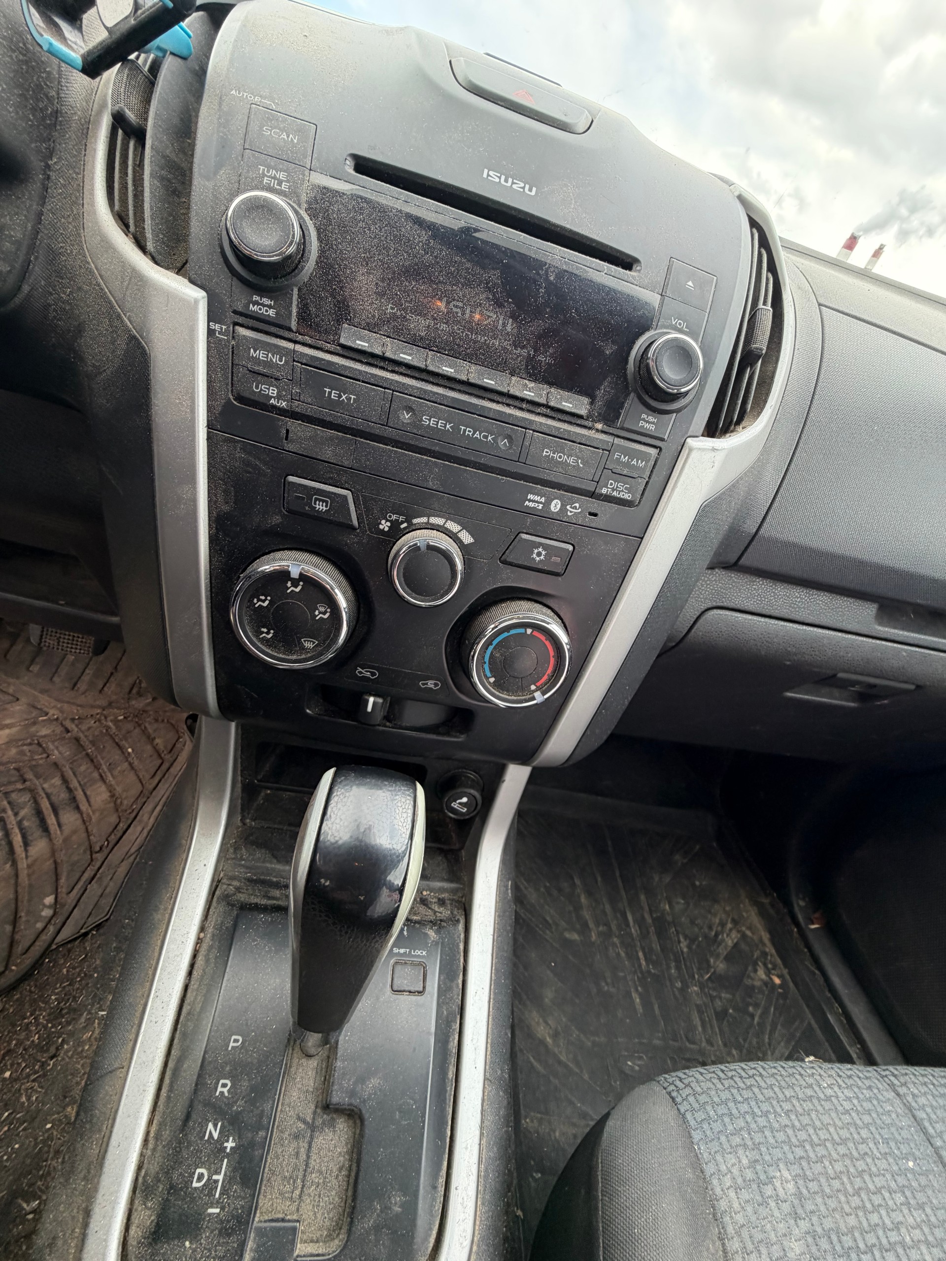 ISUZU D-MAX 2.5 SpaceCab Solar 4x4 A-image-13