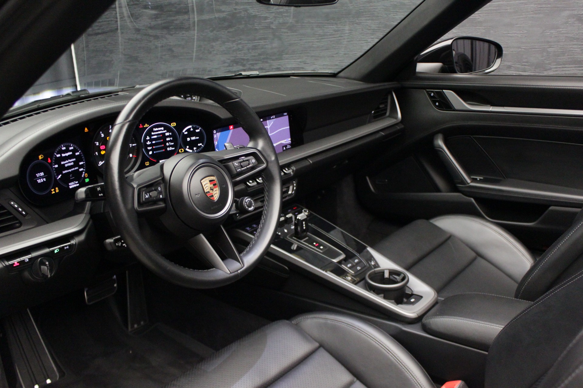 PORSCHE 911 Carrera 4S PDK-image-21