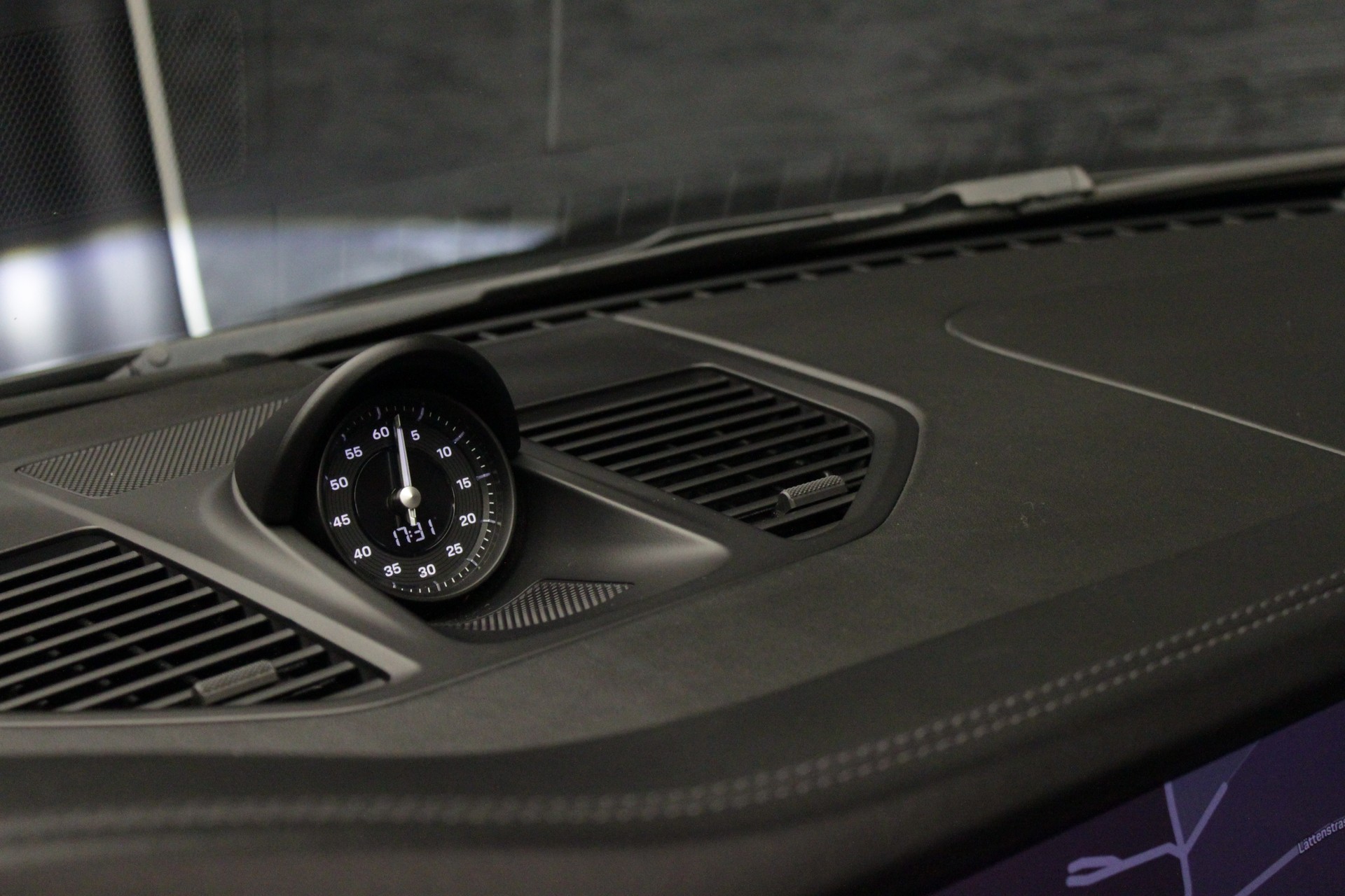 PORSCHE 911 Carrera 4S PDK-image-18