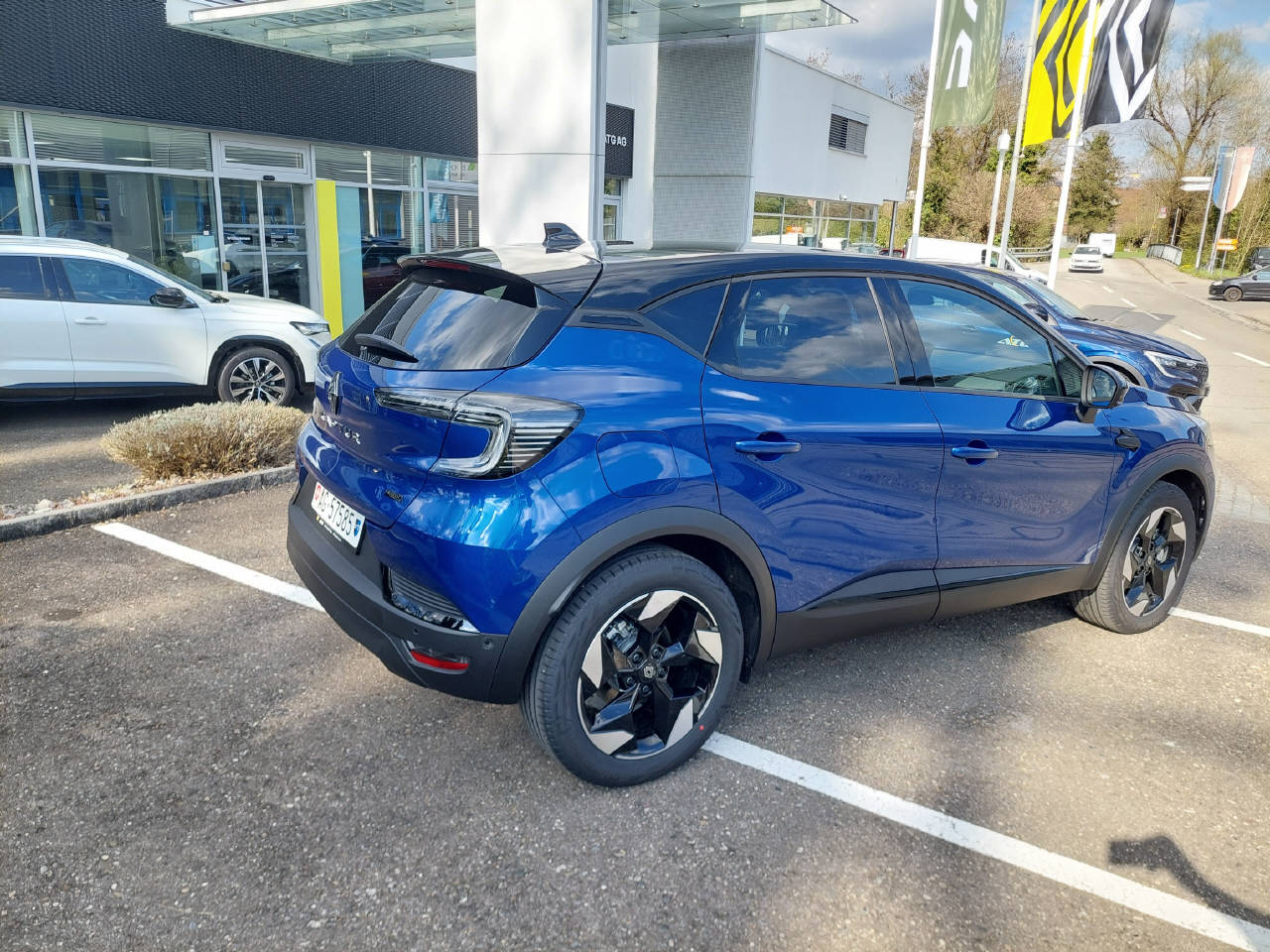 RENAULT Captur 1.8 E-Tech techno 160-image-4