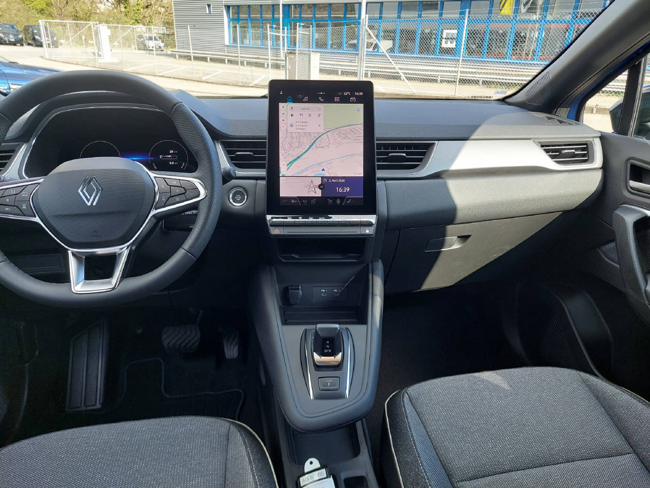 RENAULT Captur 1.8 E-Tech techno 160-image-8