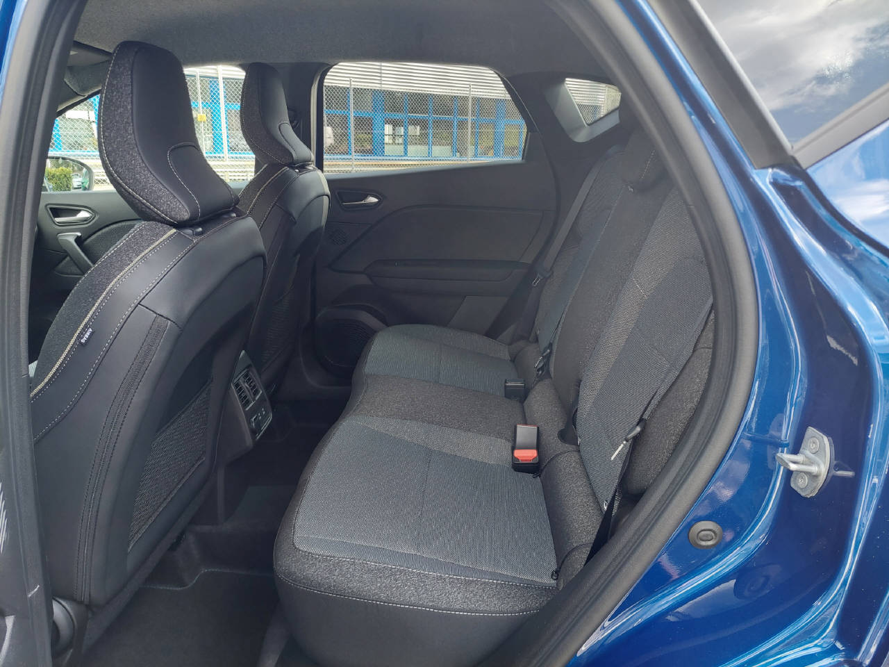 RENAULT Captur 1.8 E-Tech techno 160-image-6