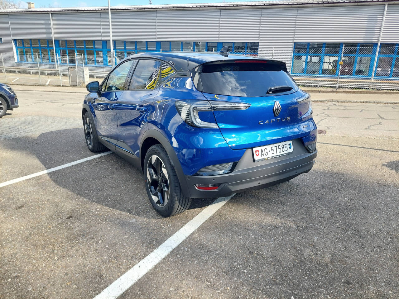 RENAULT Captur 1.8 E-Tech techno 160-image-3