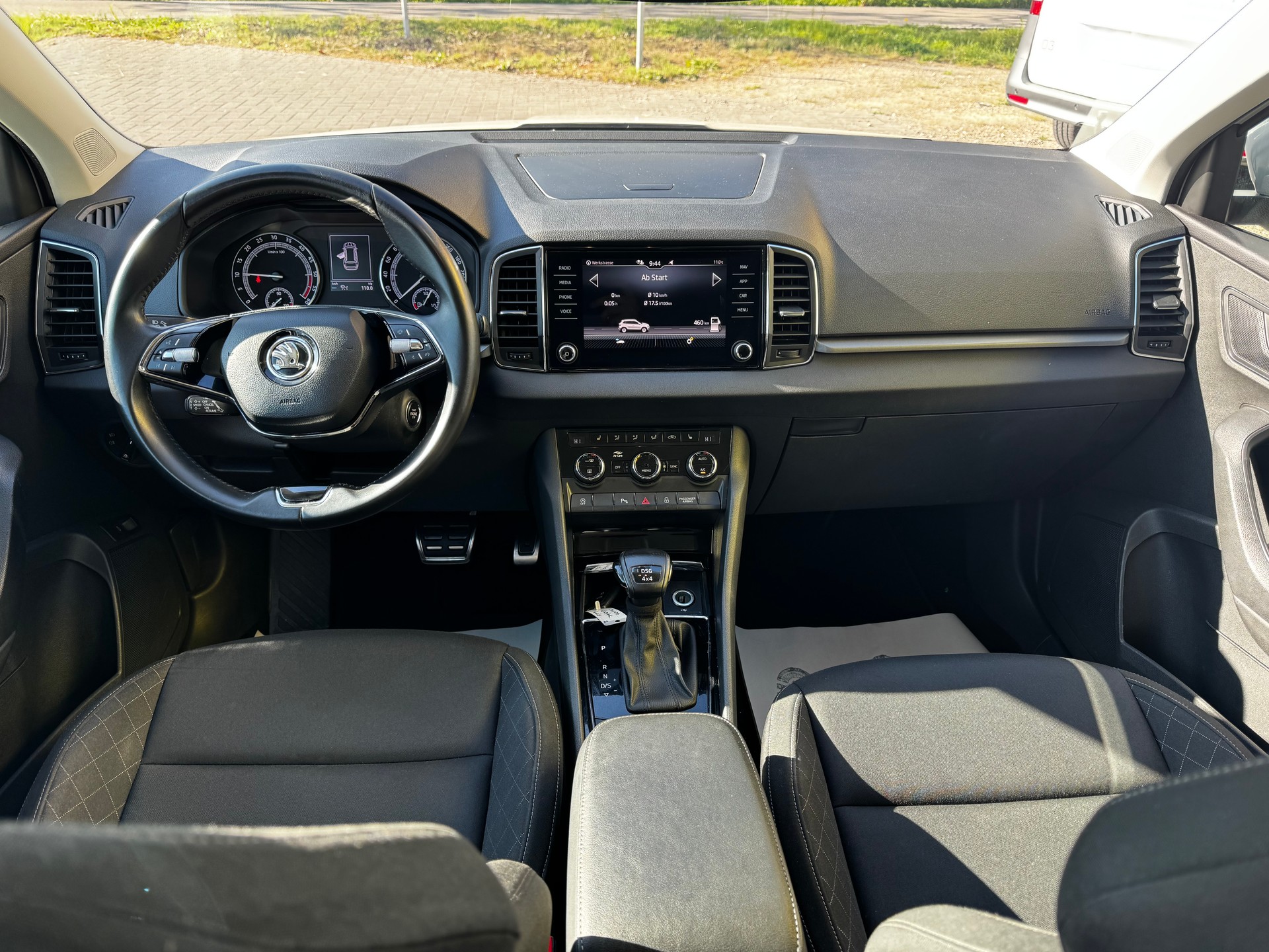 SKODA Karoq 2.0 TDI CR Ambition 4x4 DSG-image-8