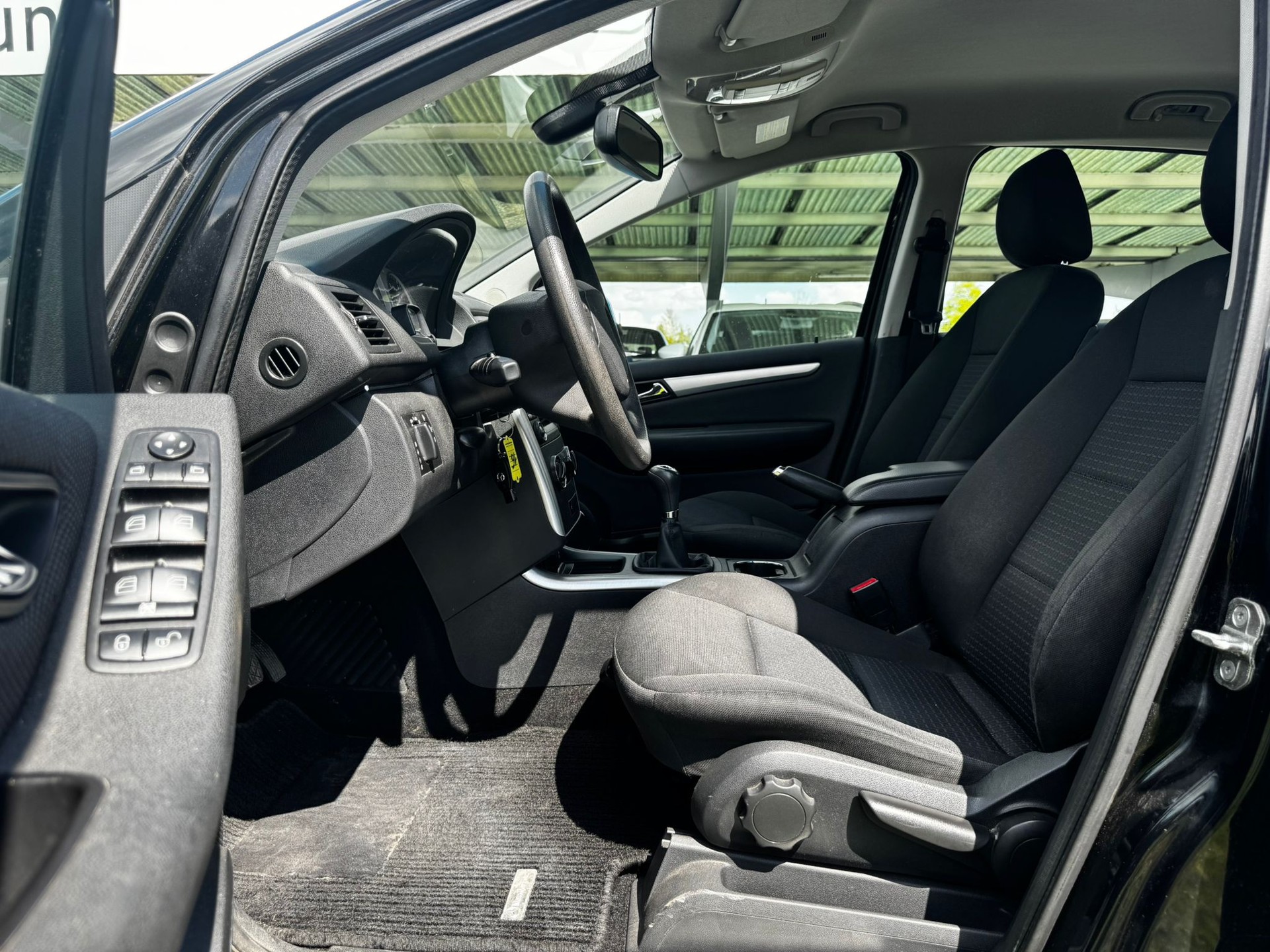 MERCEDES-BENZ B 180 CDI-image-9