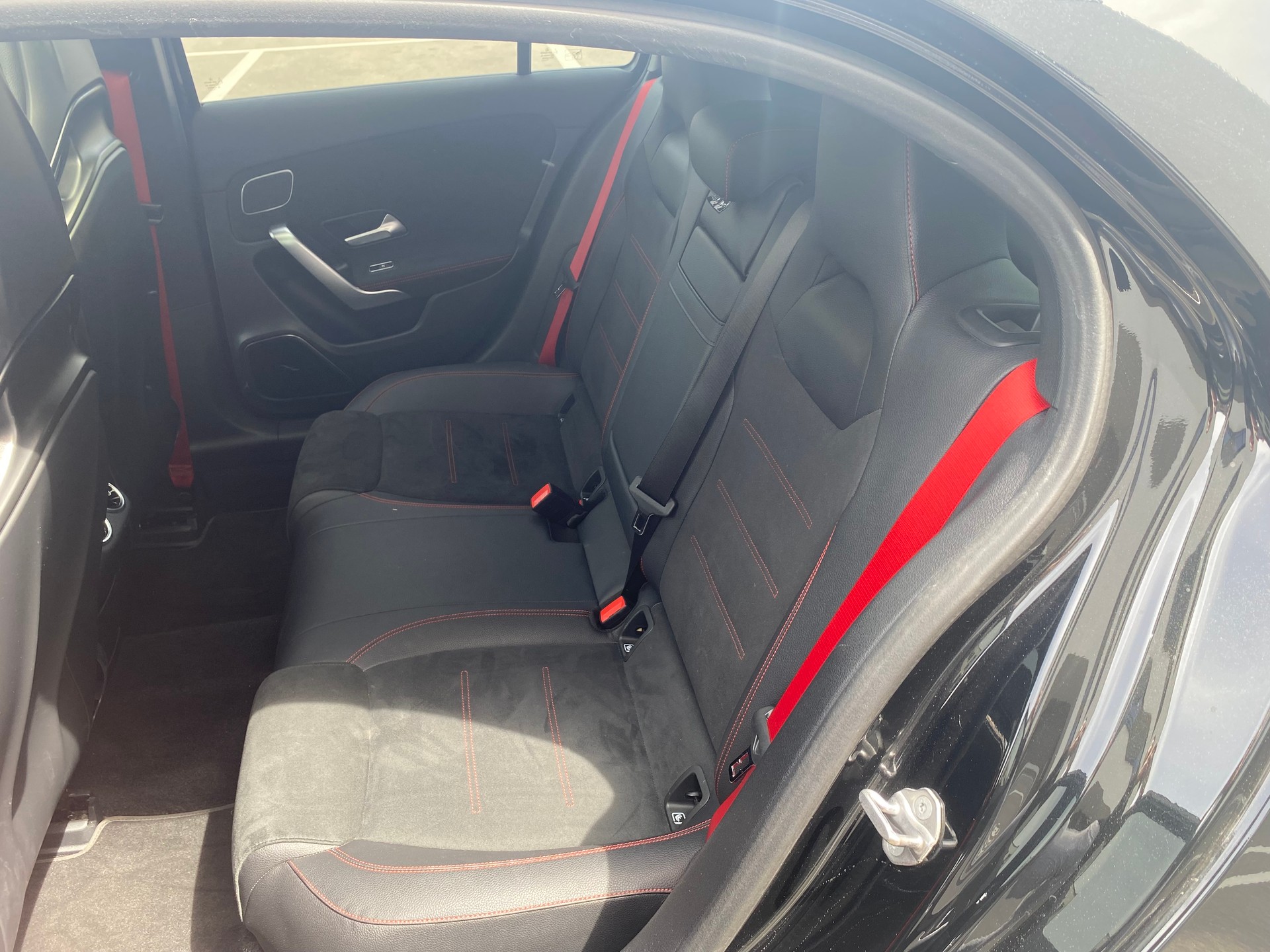 MERCEDES-BENZ A 35 AMG 4Matic Speedshift-image-5