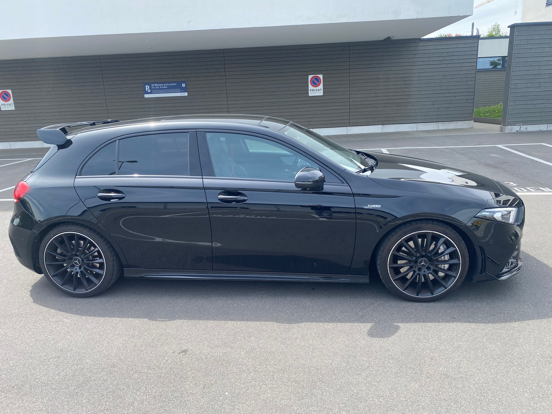 MERCEDES-BENZ A 35 AMG 4Matic Speedshift-image-2