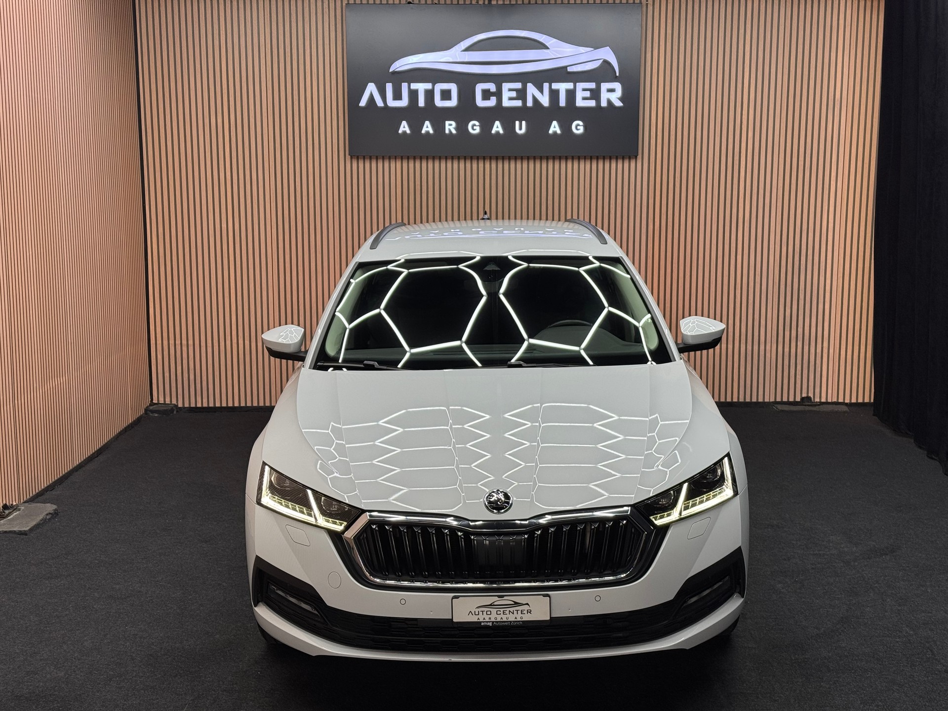 SKODA Octavia Combi 2.0 TDI 150 Ambition DSG | 1 Jahr Garantie | CH-Fahrzeug | *ab CHF 179.-/ Monat*-image-1
