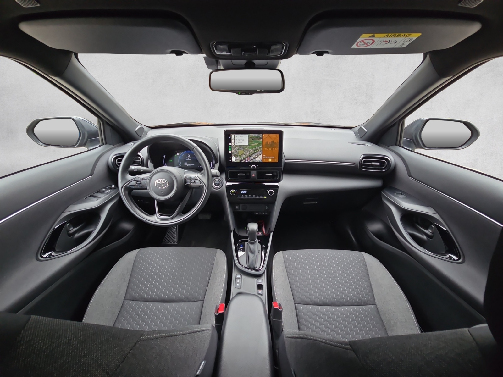 TOYOTA Yaris Cross 1.5 Premium Sondermodell Olympia-image-7