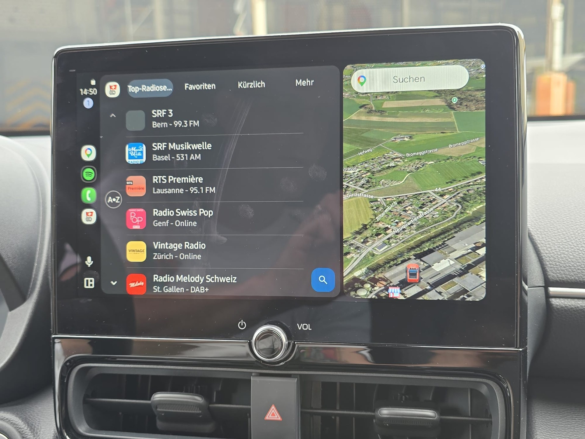 TOYOTA Yaris Cross 1.5 Premium Sondermodell Olympia-image-19