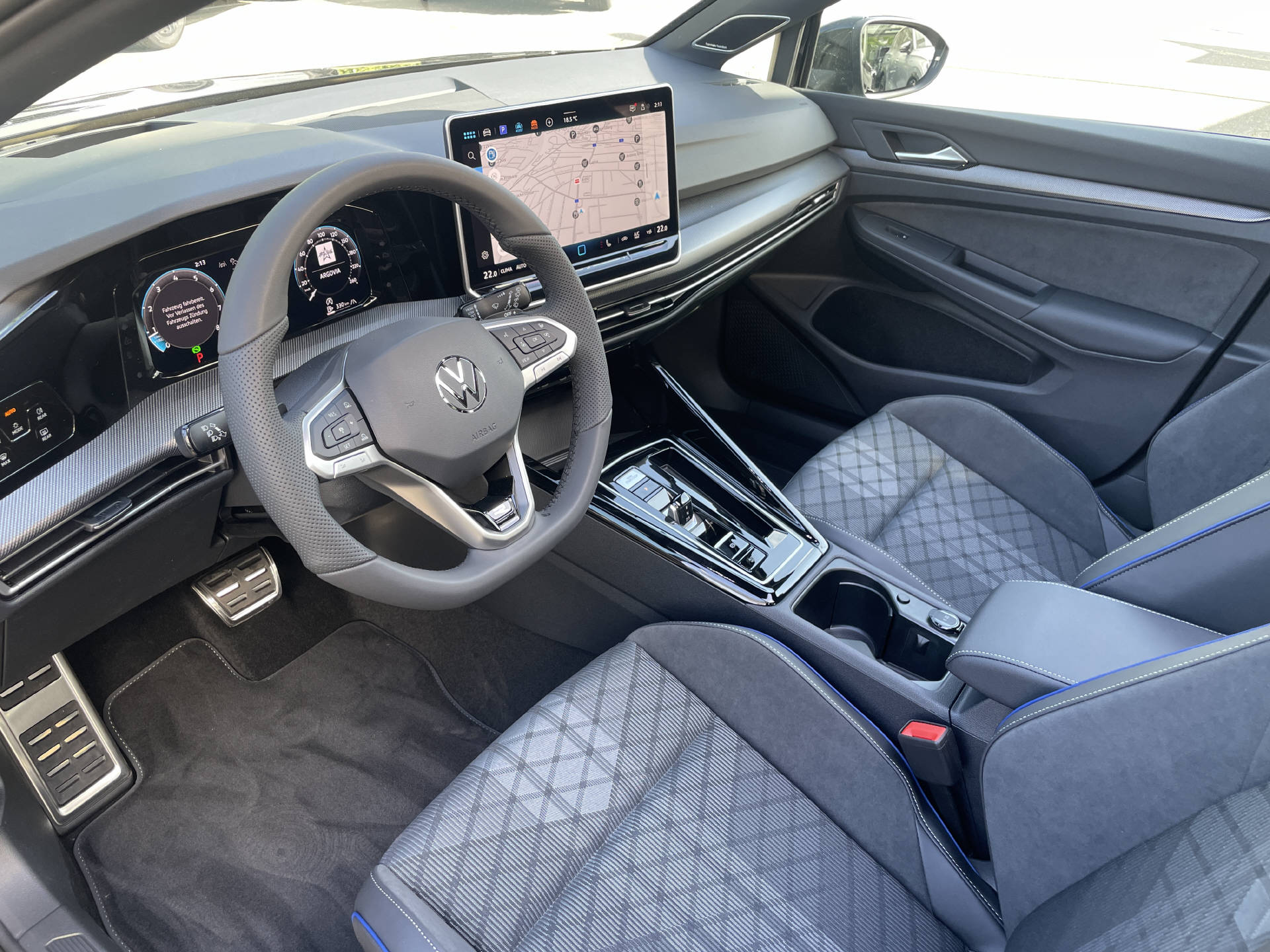 VW Golf VIII Variant 2.0 TSI R-Line DSG 4motion-image-6