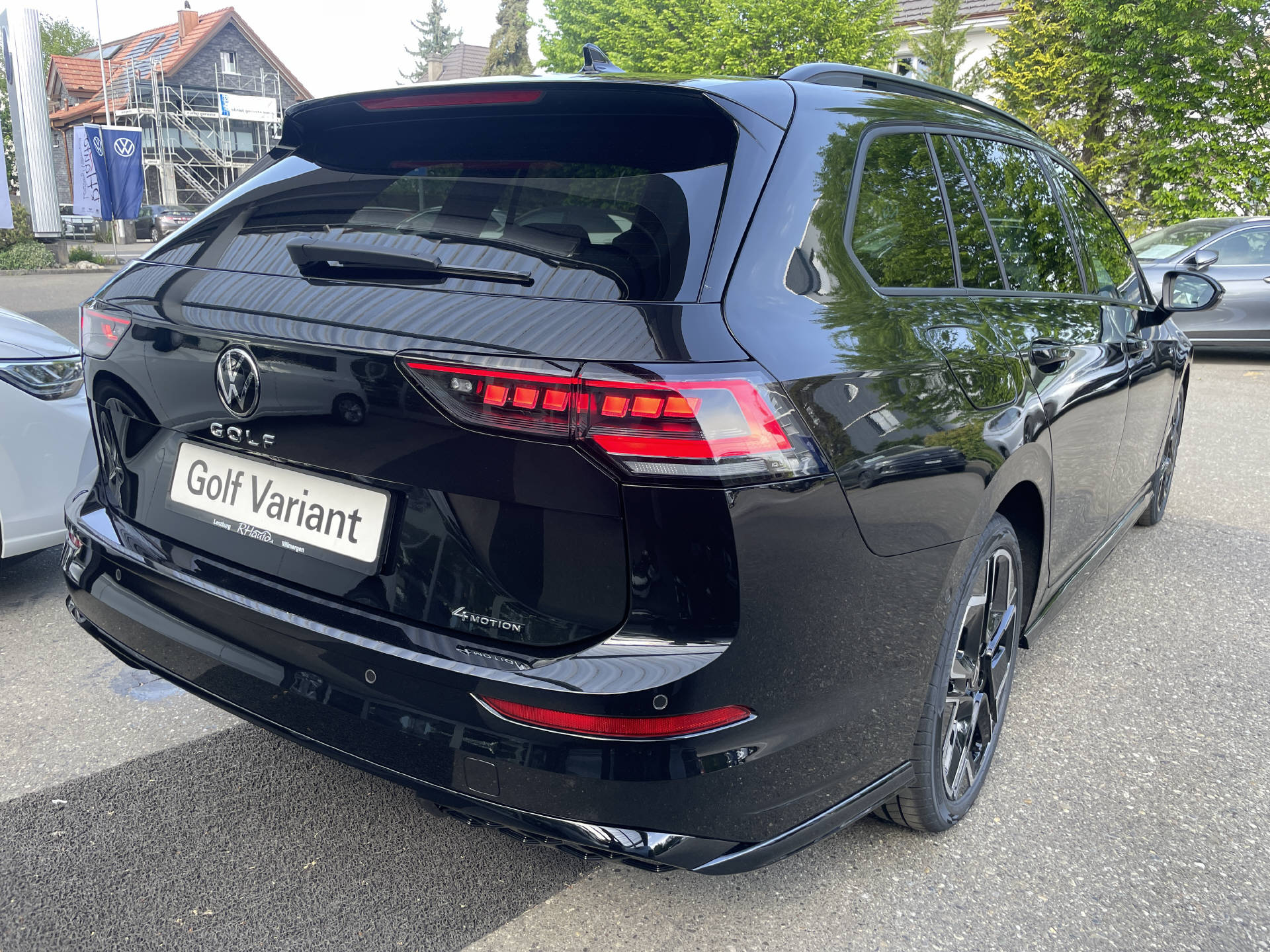 VW Golf VIII Variant 2.0 TSI R-Line DSG 4motion-showroom-element-3