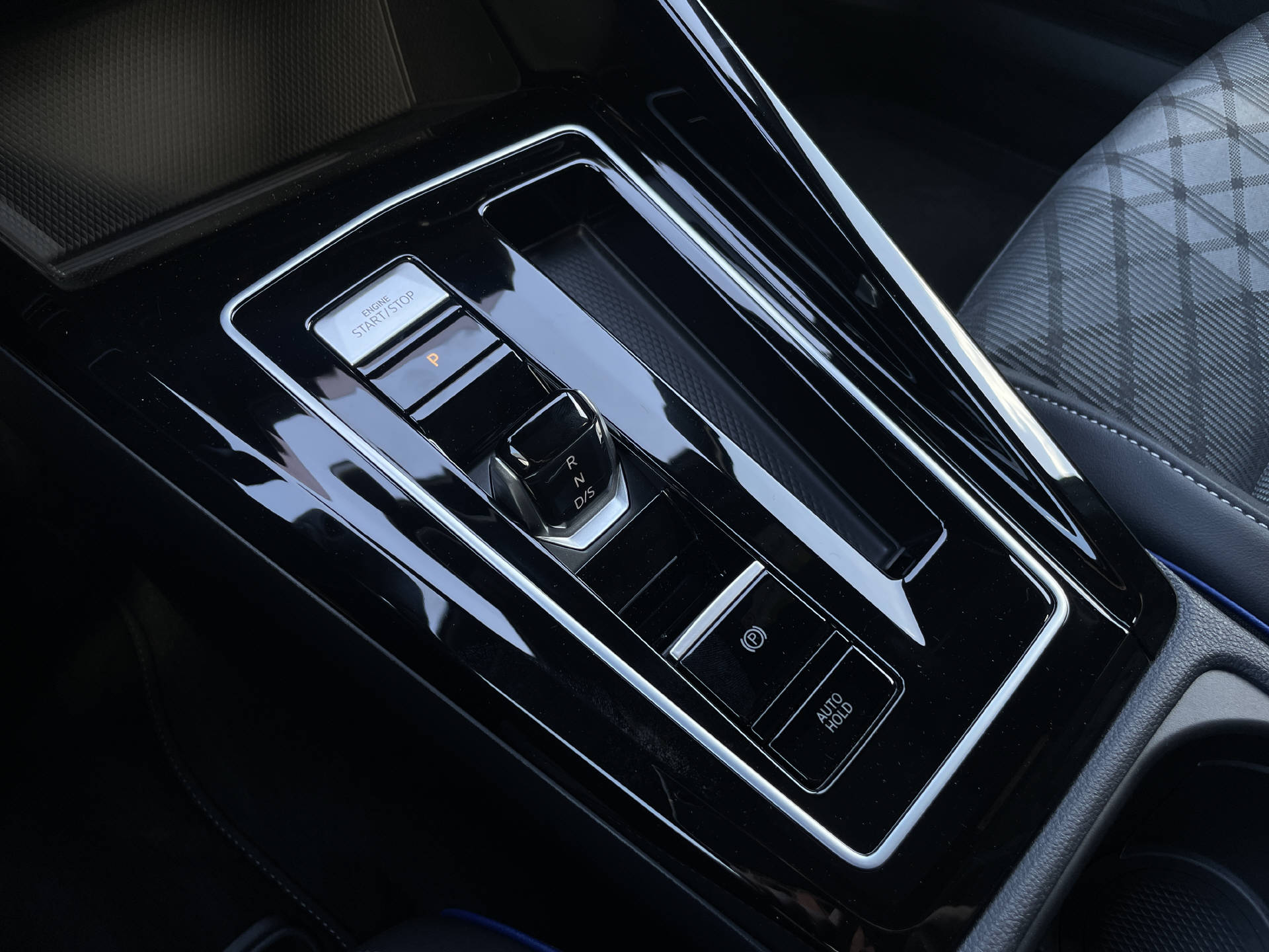 VW Golf VIII Variant 2.0 TSI R-Line DSG 4motion-image-18