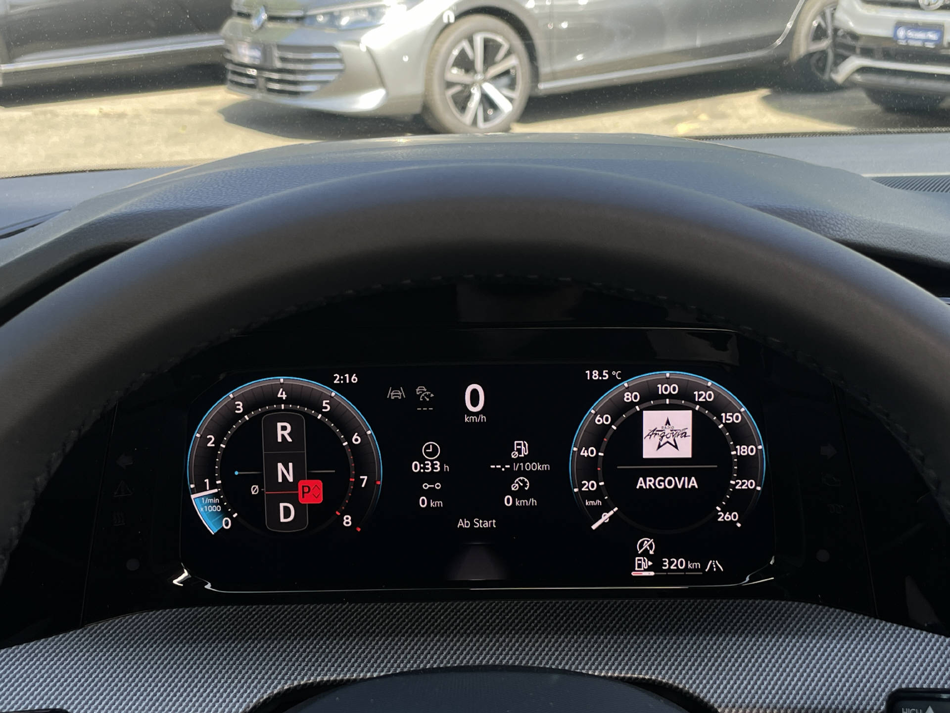 VW Golf VIII Variant 2.0 TSI R-Line DSG 4motion-image-12