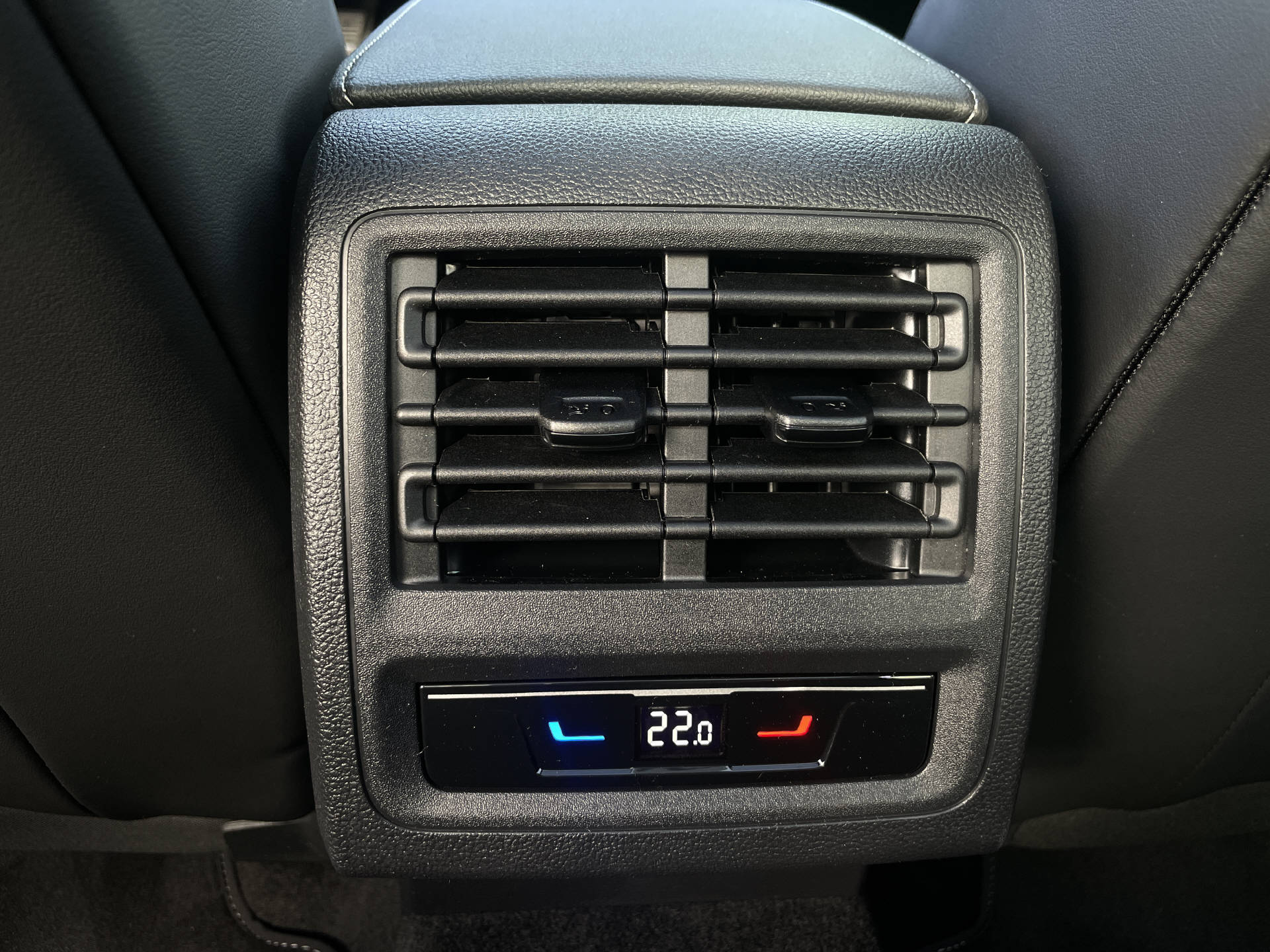 VW Golf VIII Variant 2.0 TSI R-Line DSG 4motion-image-20