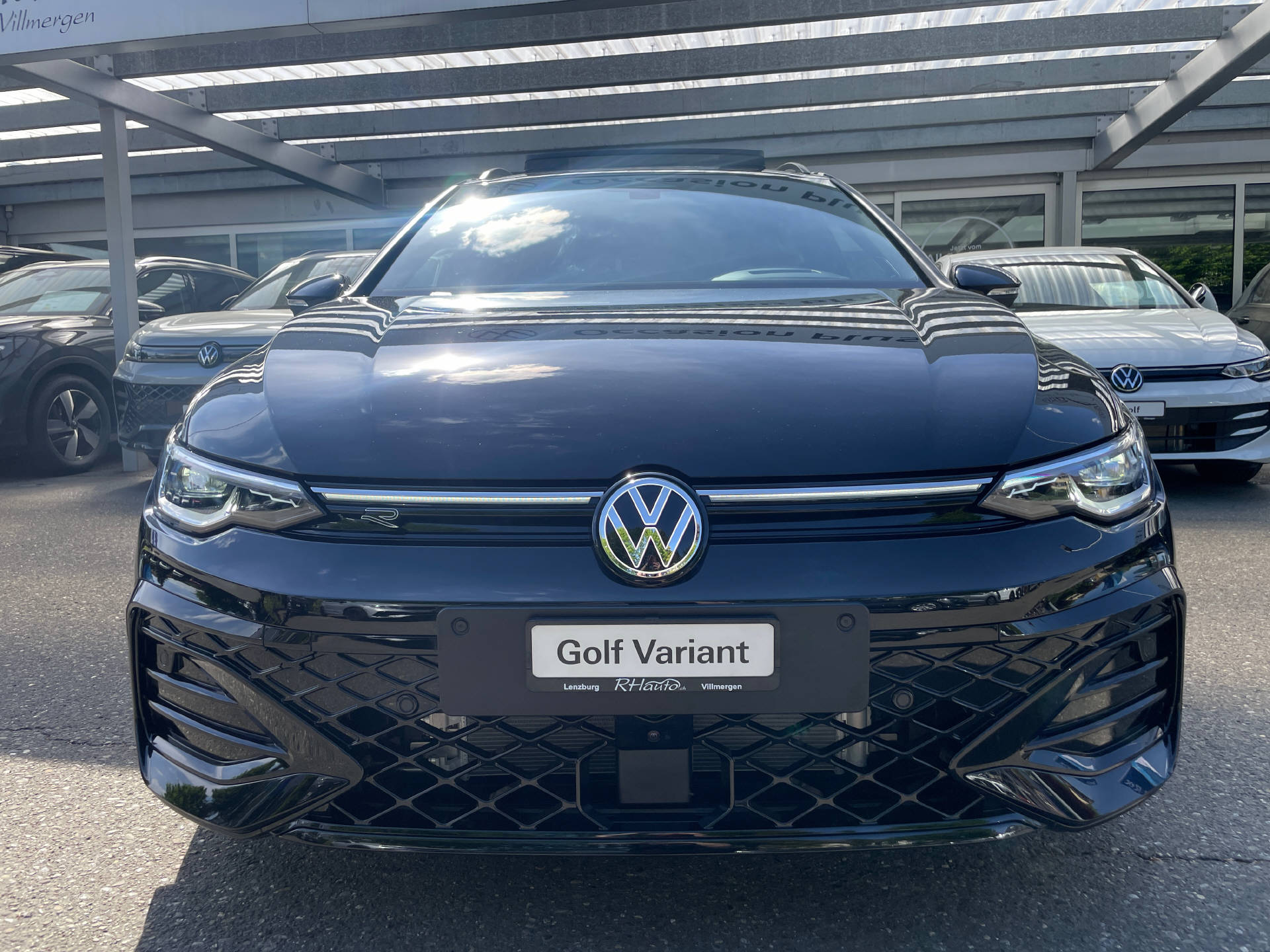 VW Golf VIII Variant 2.0 TSI R-Line DSG 4motion-showroom-element-1