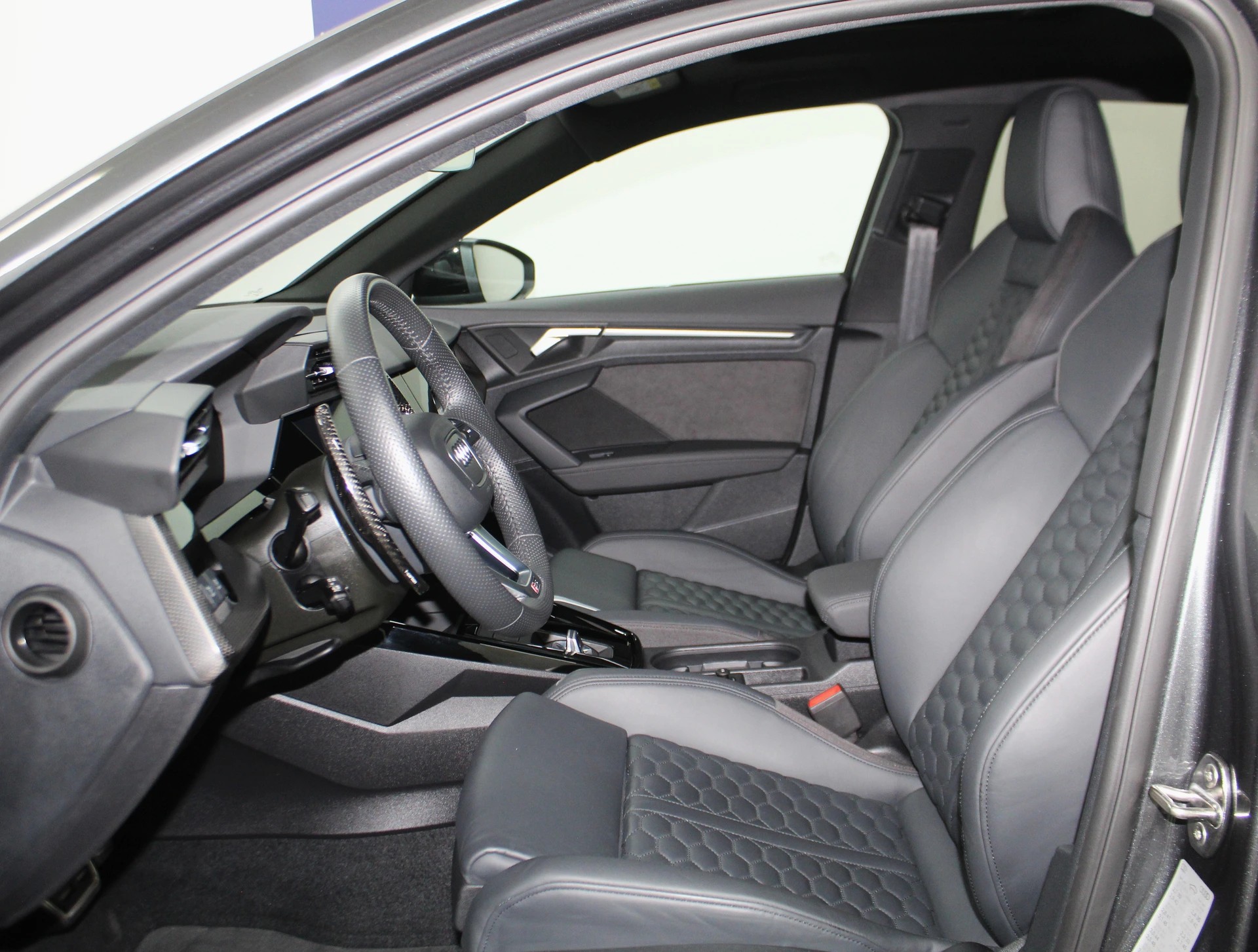 AUDI RS3 Sportback 2.5 TSI quattro S-tronic ABT Edition 460PS / CH-Fahrzeug-image-9