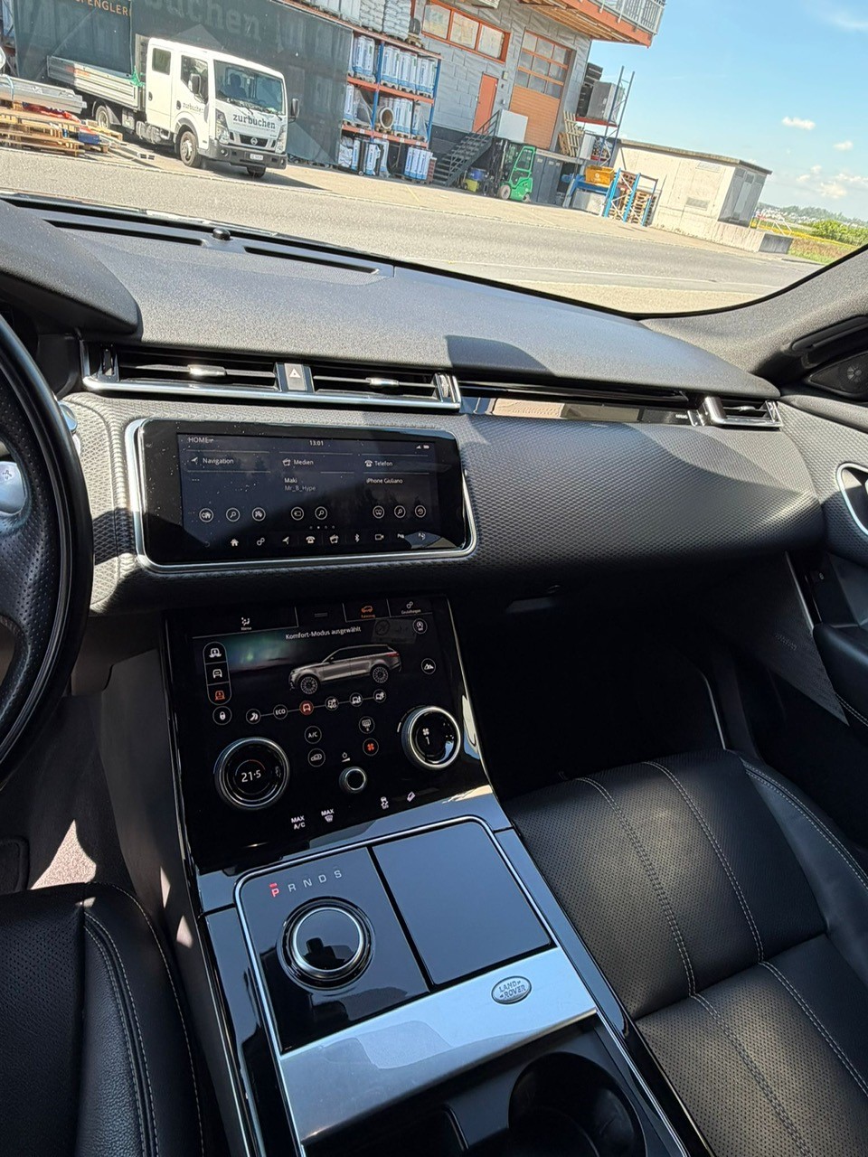 LAND ROVER Velar R-Dynamic D300 SE-image-7
