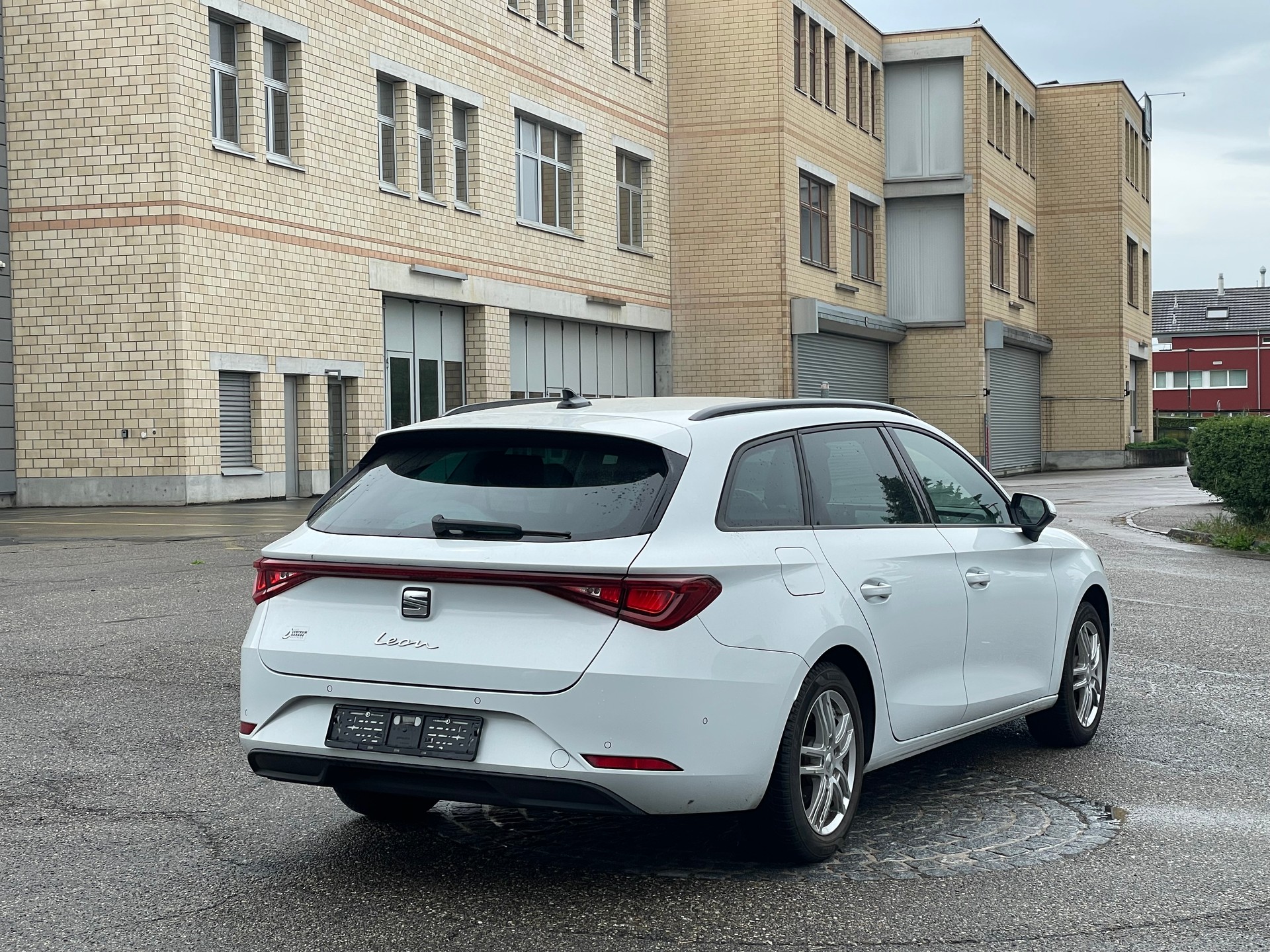 SEAT Leon ST 1.5 eTSI mHEV DSG Hola FR-image-10