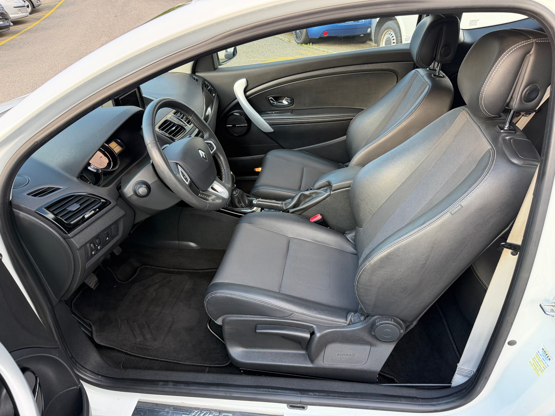 RENAULT Mégane 1.4 16V Turbo Bose-image-7
