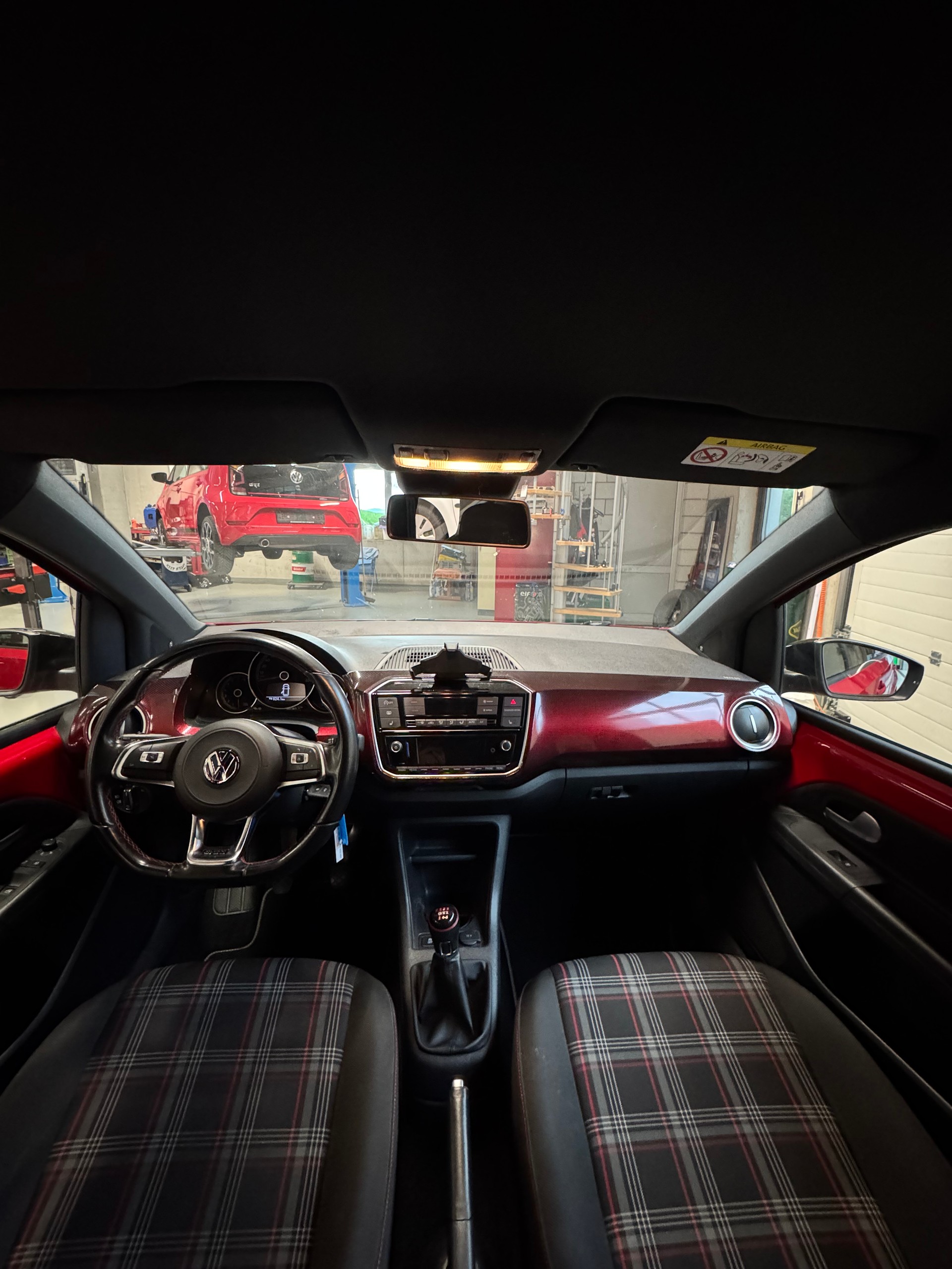 VW Up 1.0 TSI GTI-image-4