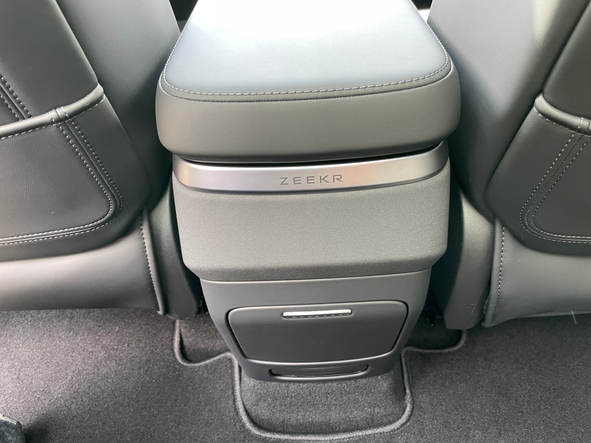 ZEEKR 7X 100kWh Privilege AWD mit Comfort und Cockpitpaket, Modell 2026-image-17