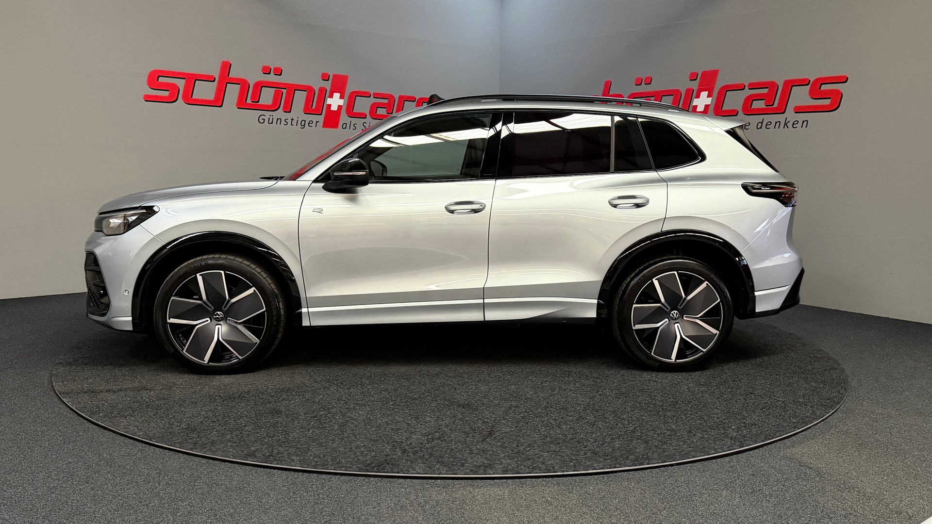 VW Tiguan 2.0 TSI DSG R-Line 4Motion-image-3