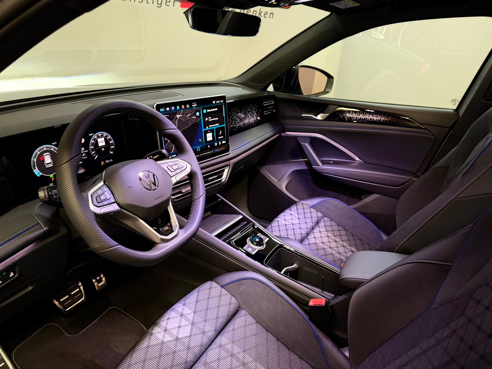 VW Tiguan 2.0 TSI DSG R-Line 4Motion-image-17
