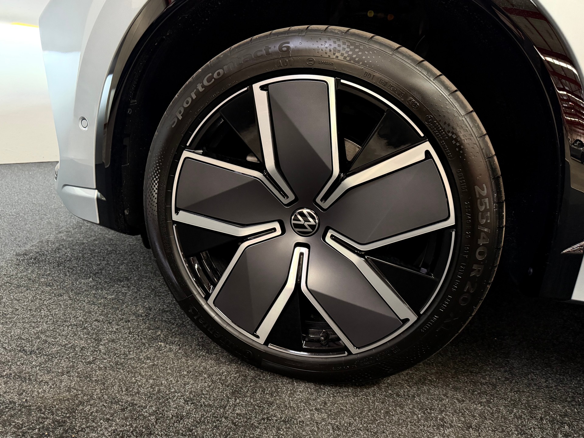 VW Tiguan 2.0 TSI DSG R-Line 4Motion-image-12