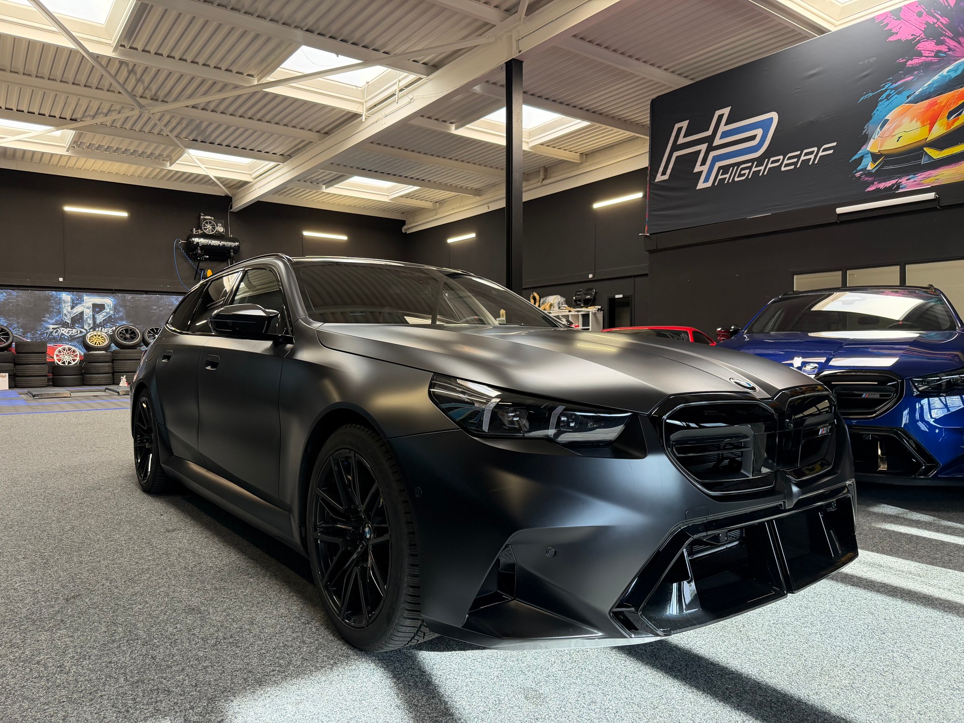 BMW M5 xDrive Touring CH-showroom-element-2