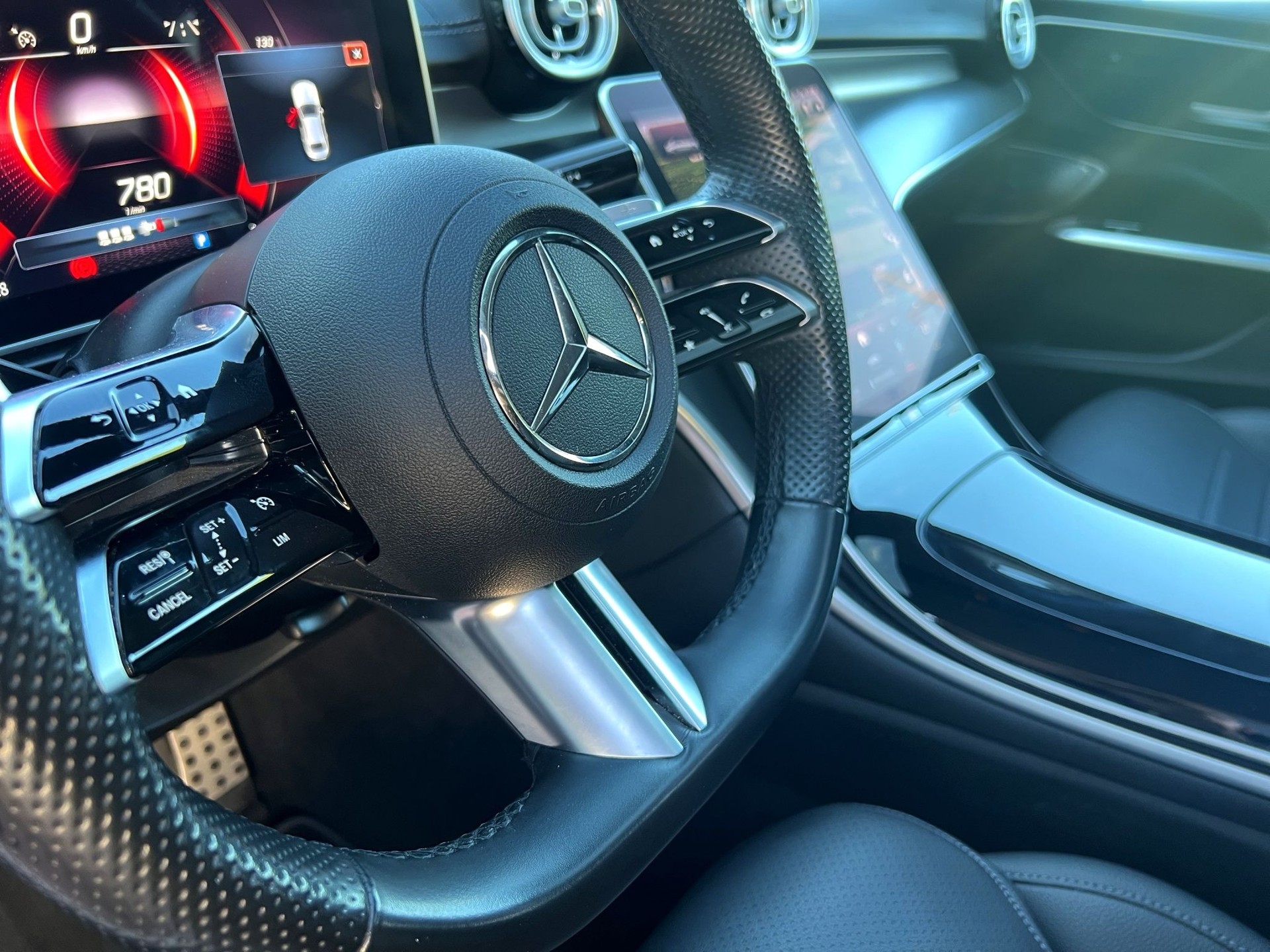 MERCEDES-BENZ C 180 AMG Line-image-14