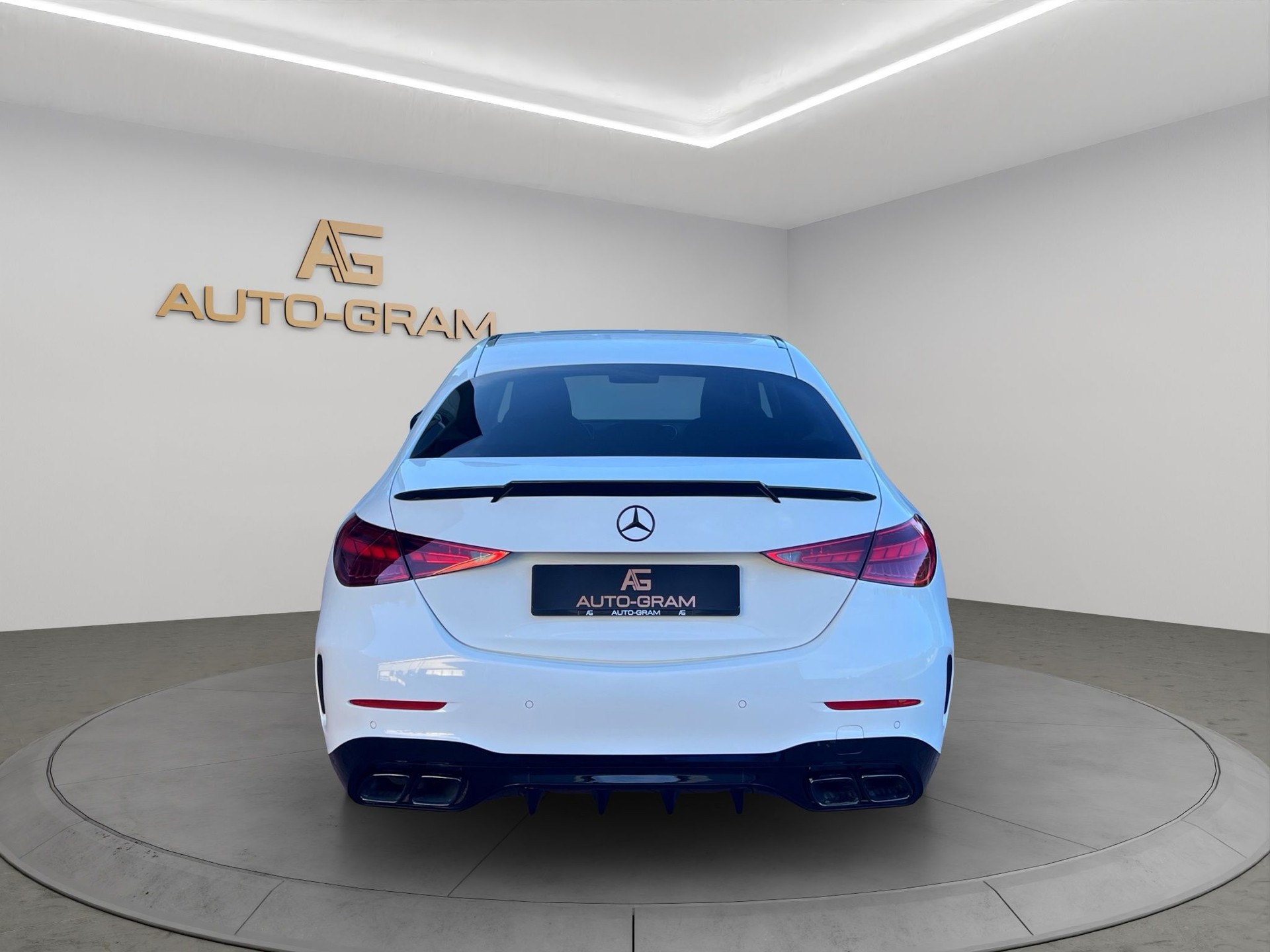 MERCEDES-BENZ C 180 AMG Line-showroom-element-3