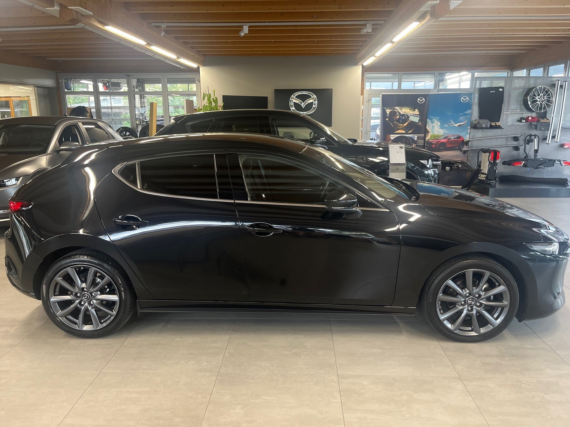 MAZDA 3 Hatchback SKYACTIV-X M Hybrid 180 Ambition AWD Automat-image-3