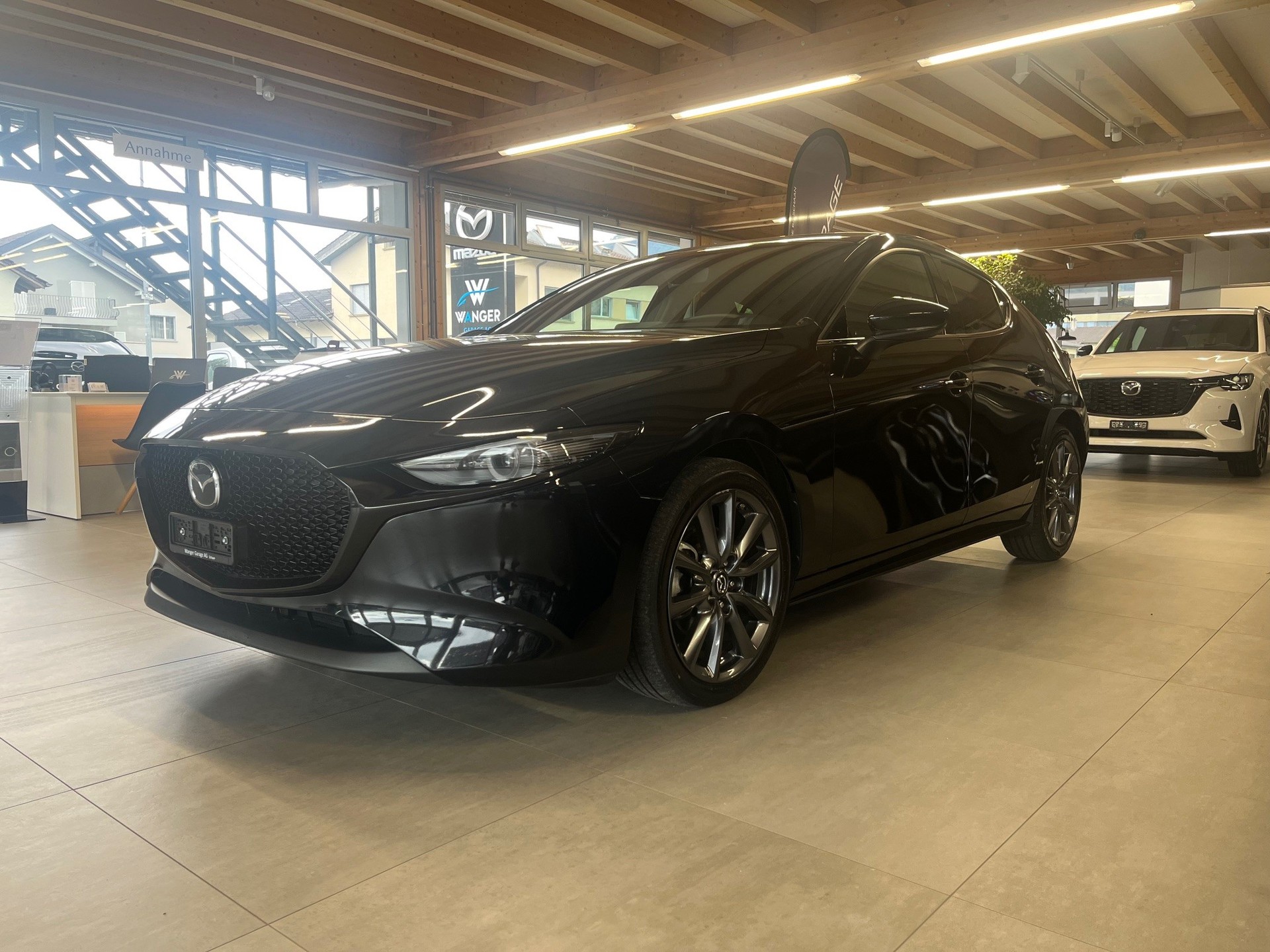 MAZDA 3 Hatchback SKYACTIV-X M Hybrid 180 Ambition AWD Automat-image-2