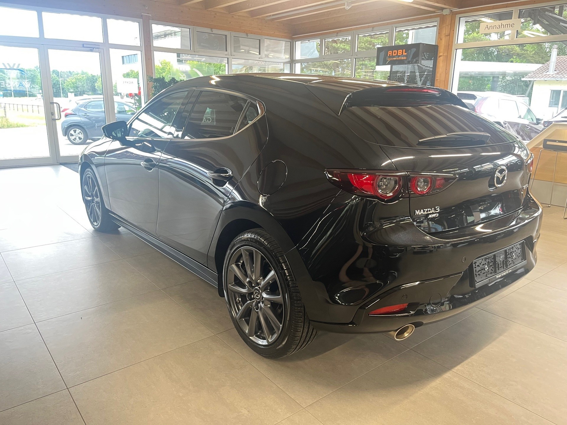 MAZDA 3 Hatchback SKYACTIV-X M Hybrid 180 Ambition AWD Automat-image-5