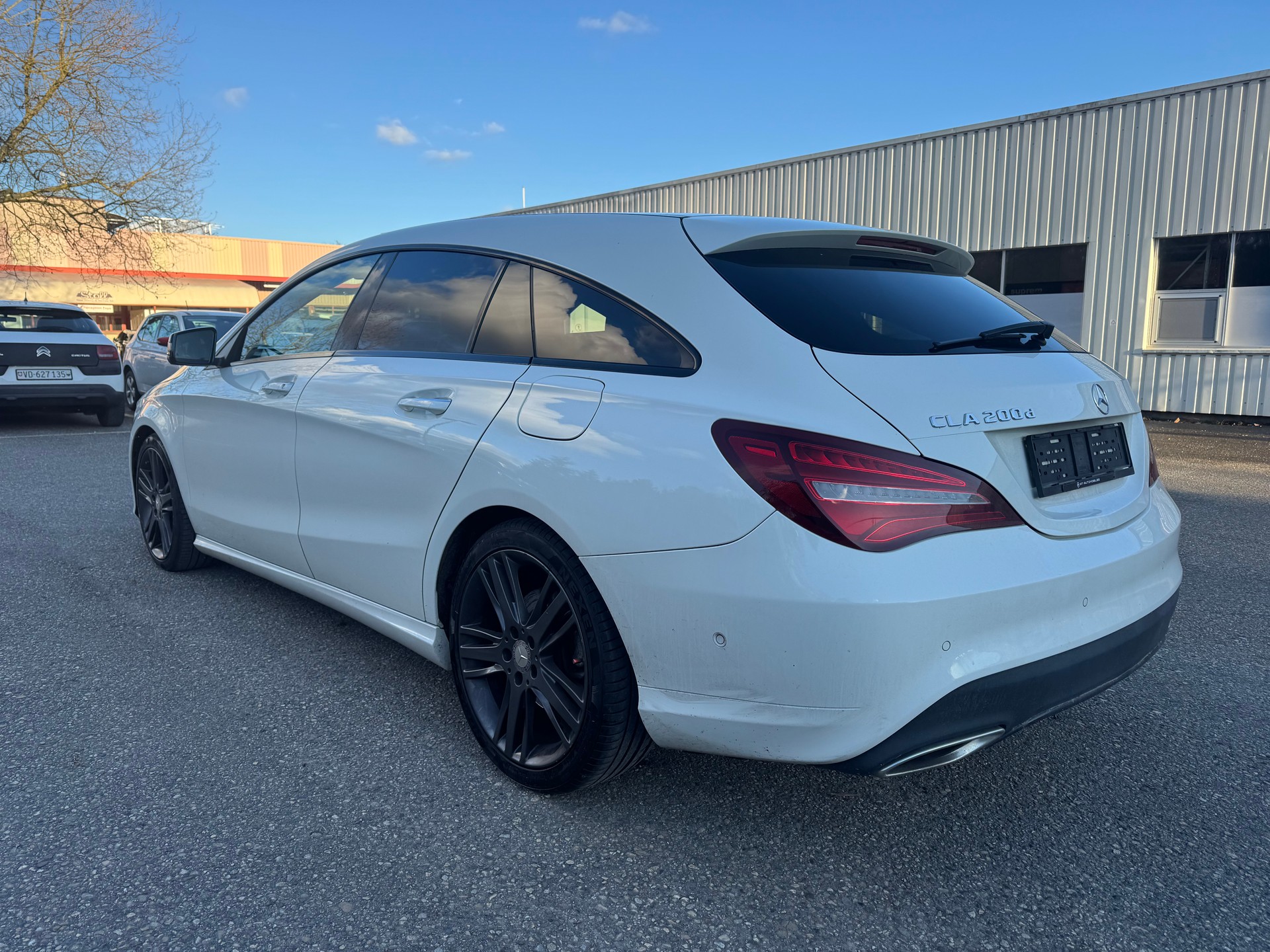 MERCEDES-BENZ CLA Shooting Brake 200 d Urban-image-5