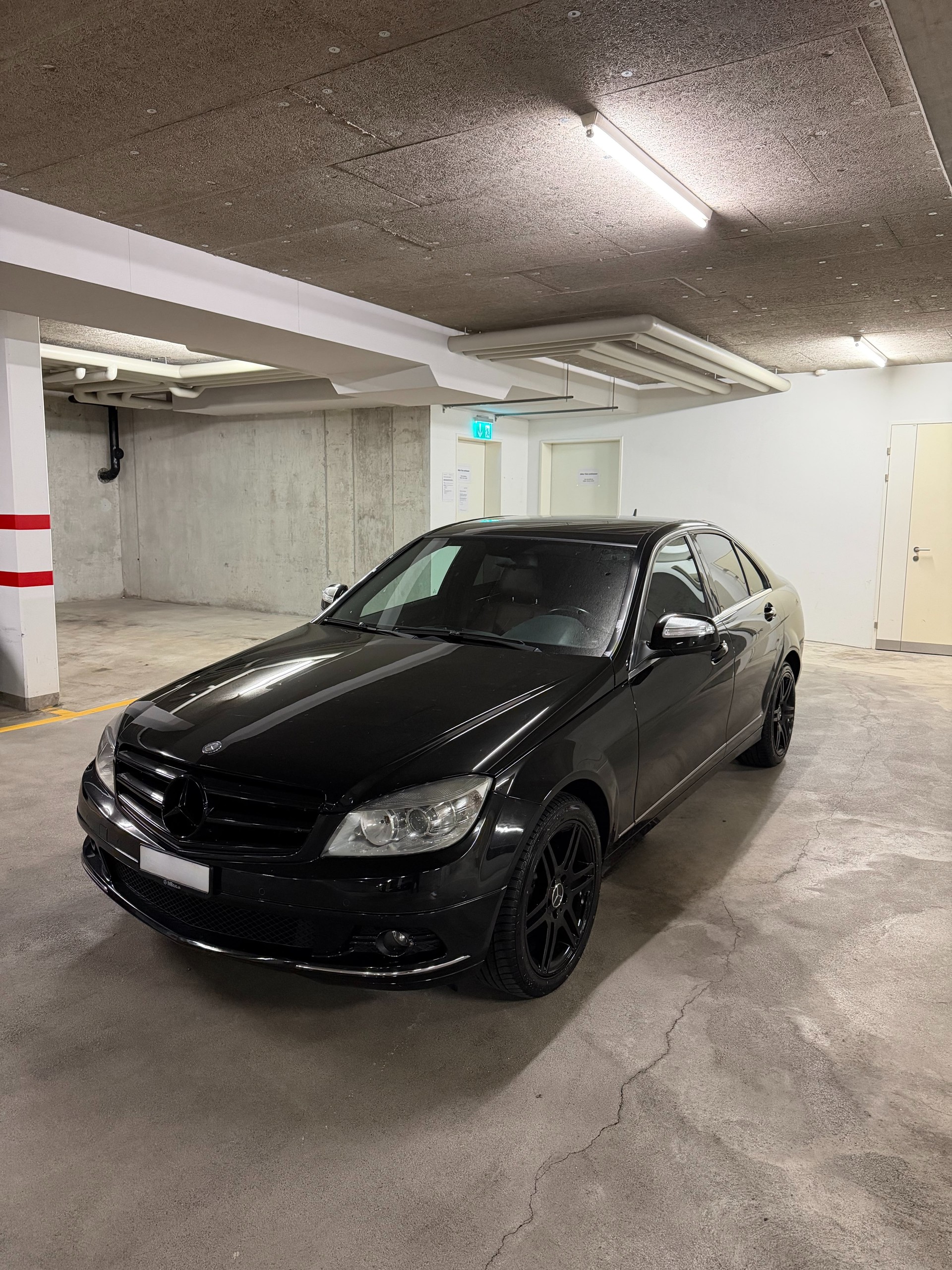 MERCEDES-BENZ Avantgarde-showroom-element-2