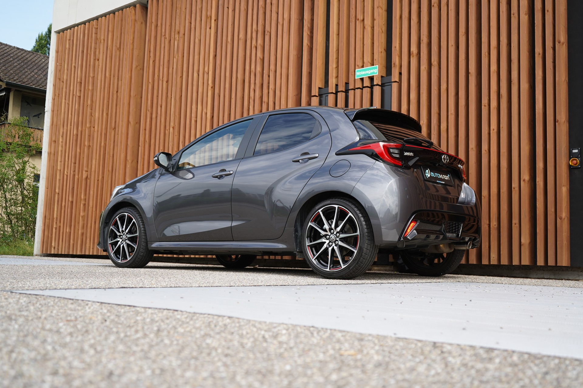 TOYOTA YARIS 1.5 GR SPORT E-CVT l 116 PS-image-10